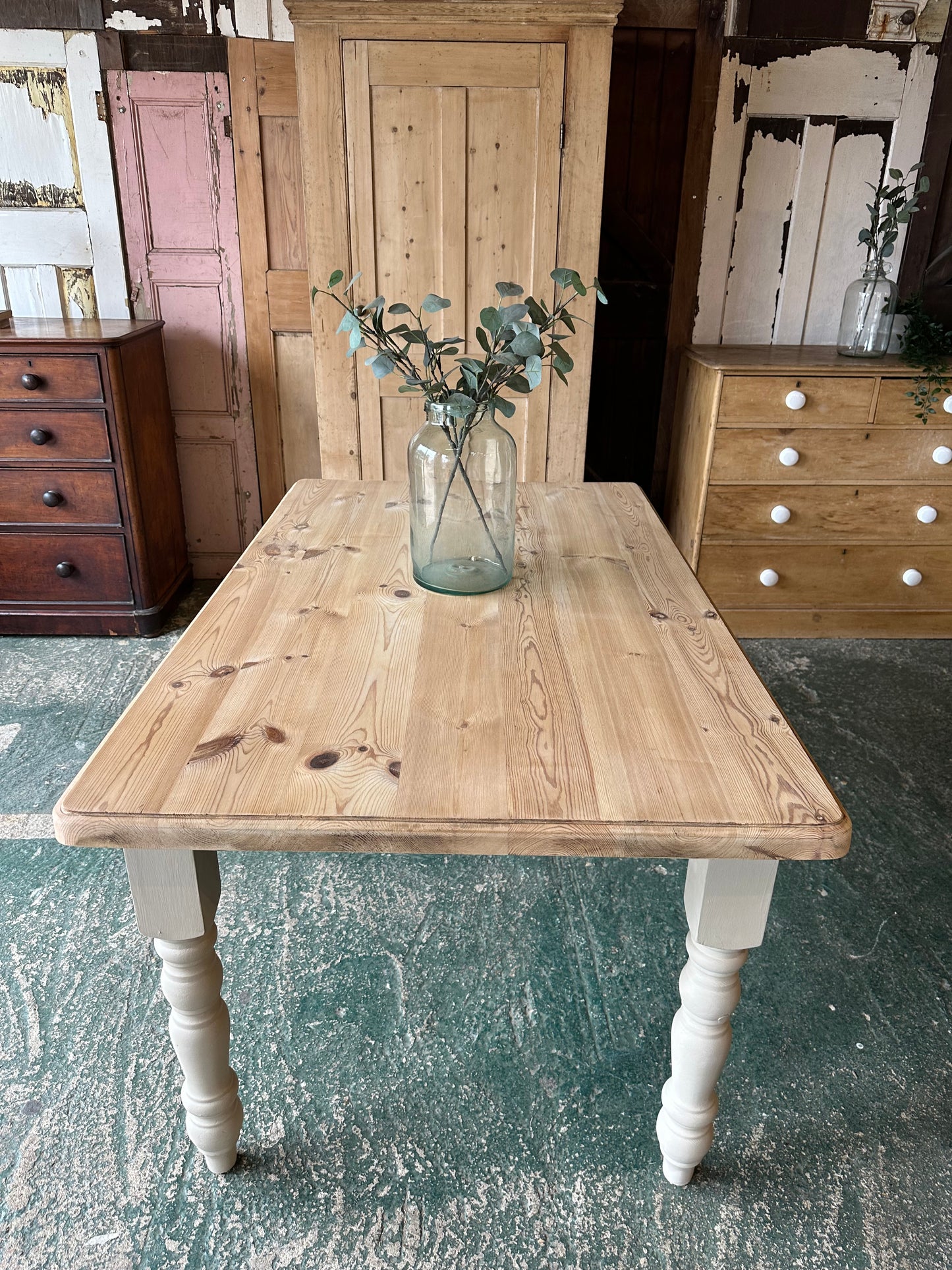 Rustic farmhouse table 6 seater