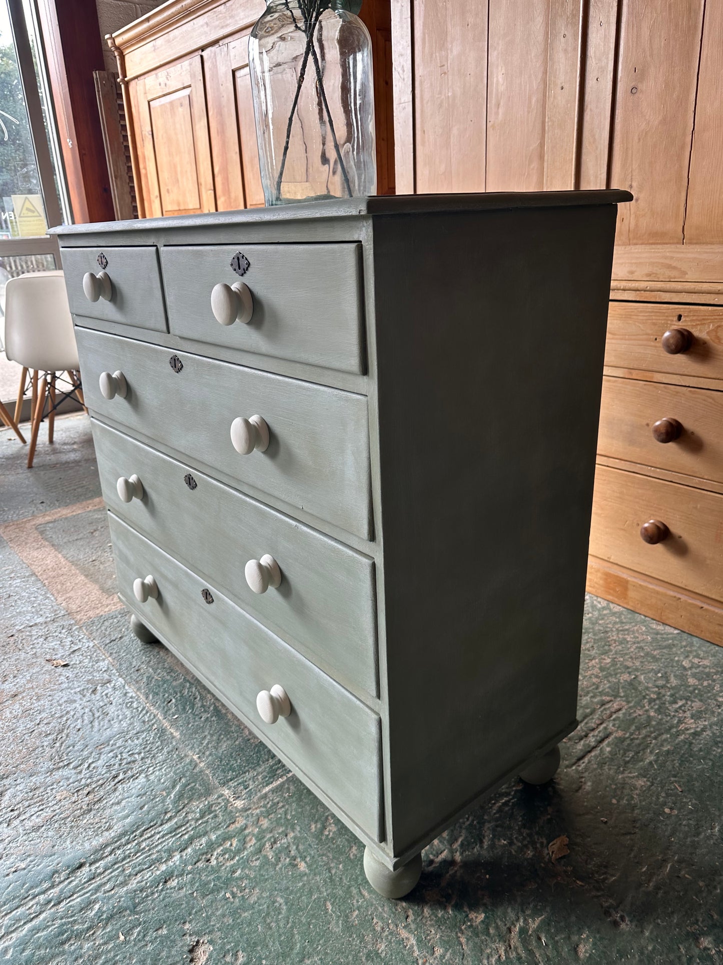 Vintage chest of drawers