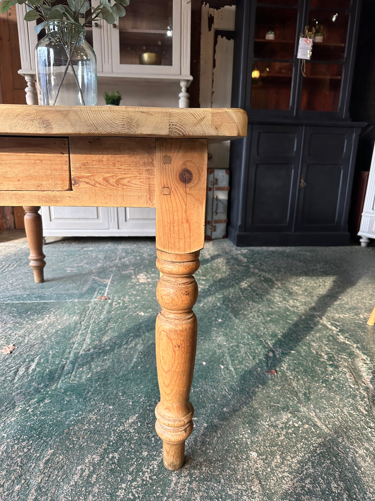 Rustic farmhouse table 6 seater