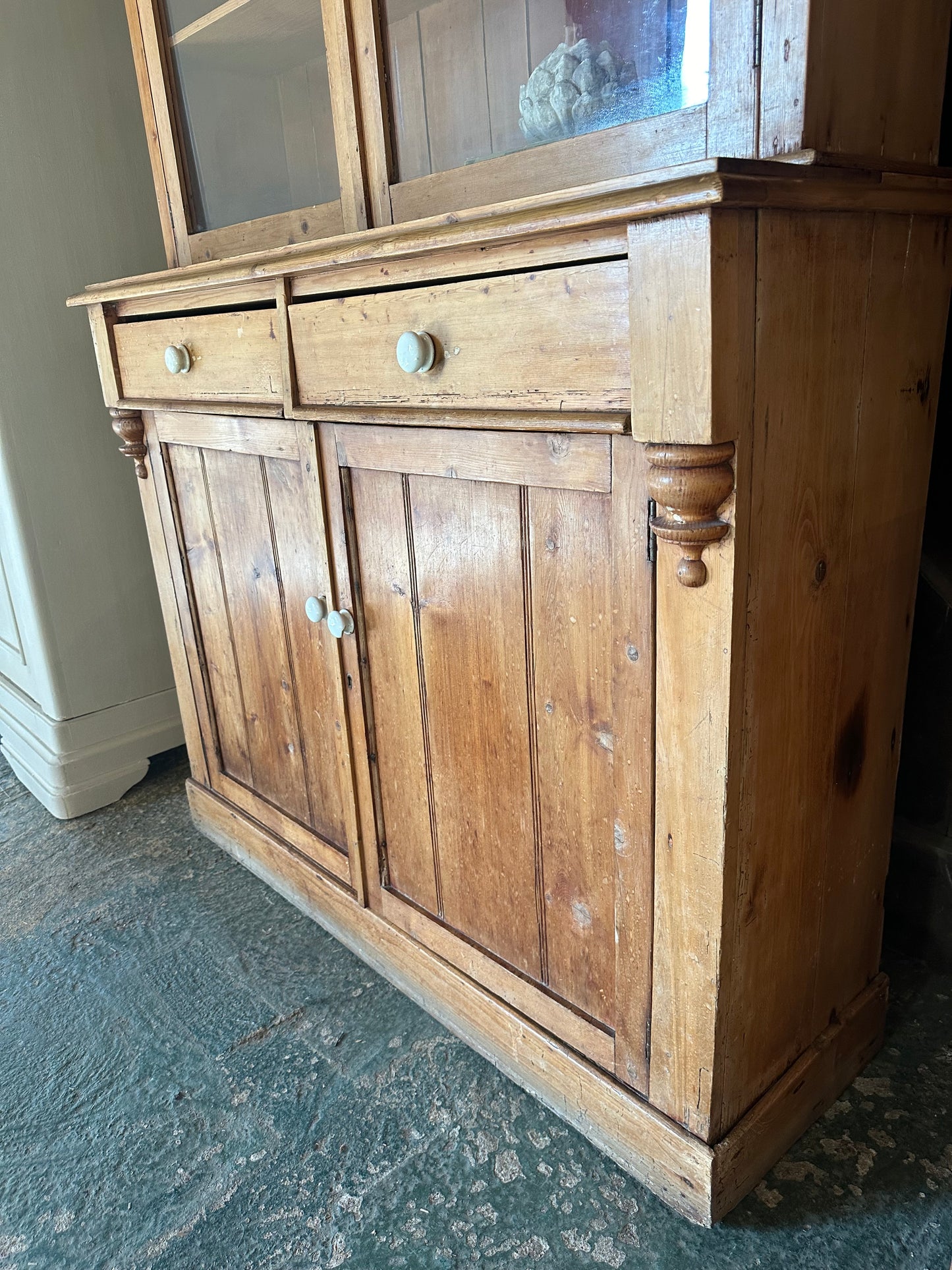Vintage dresser