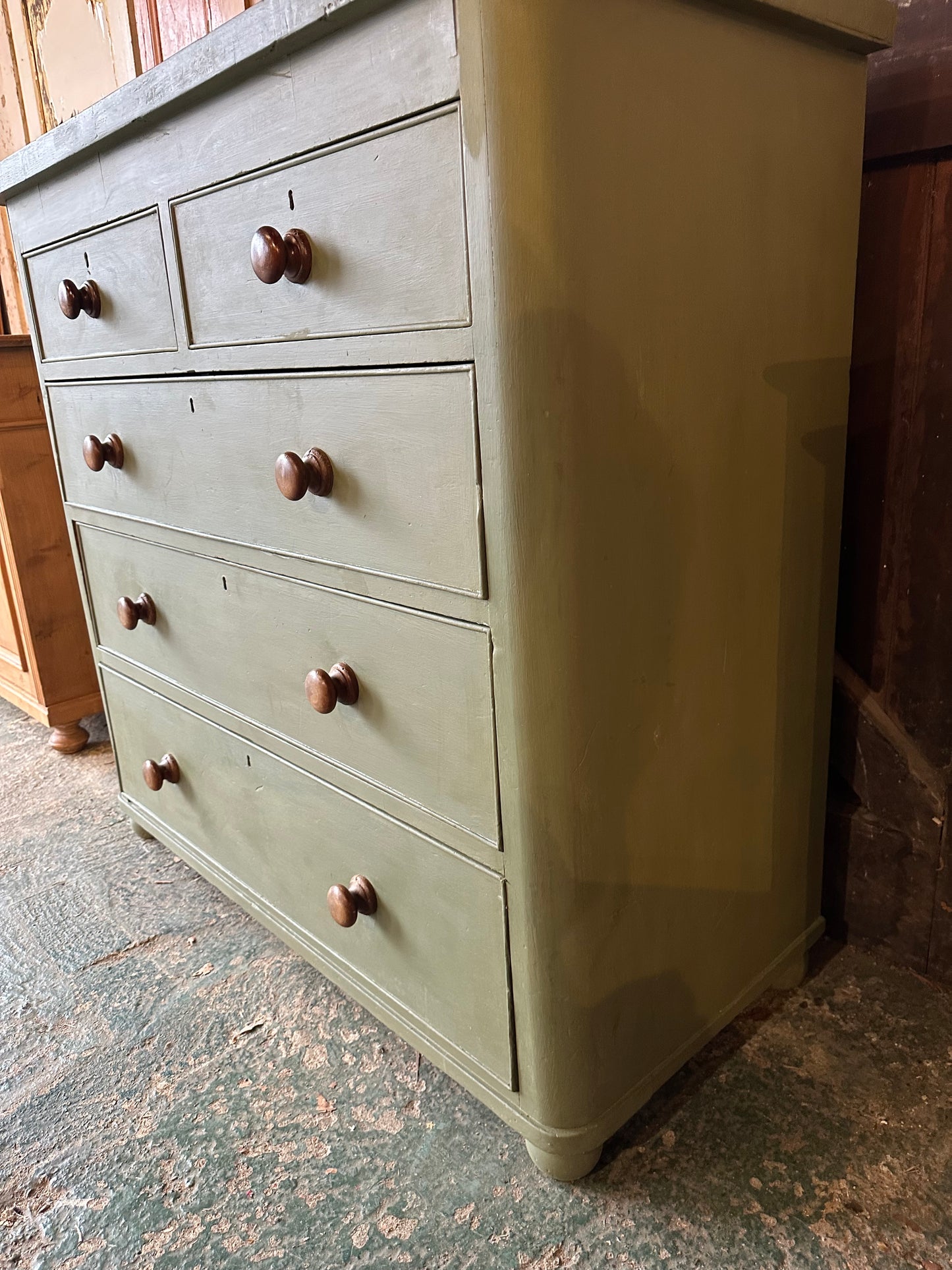 Vintage chest of drawers