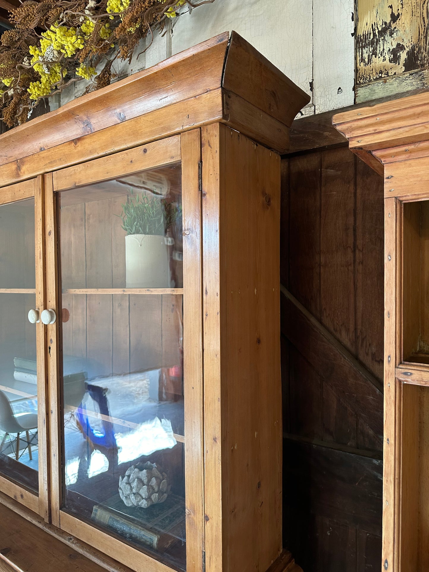 Vintage dresser