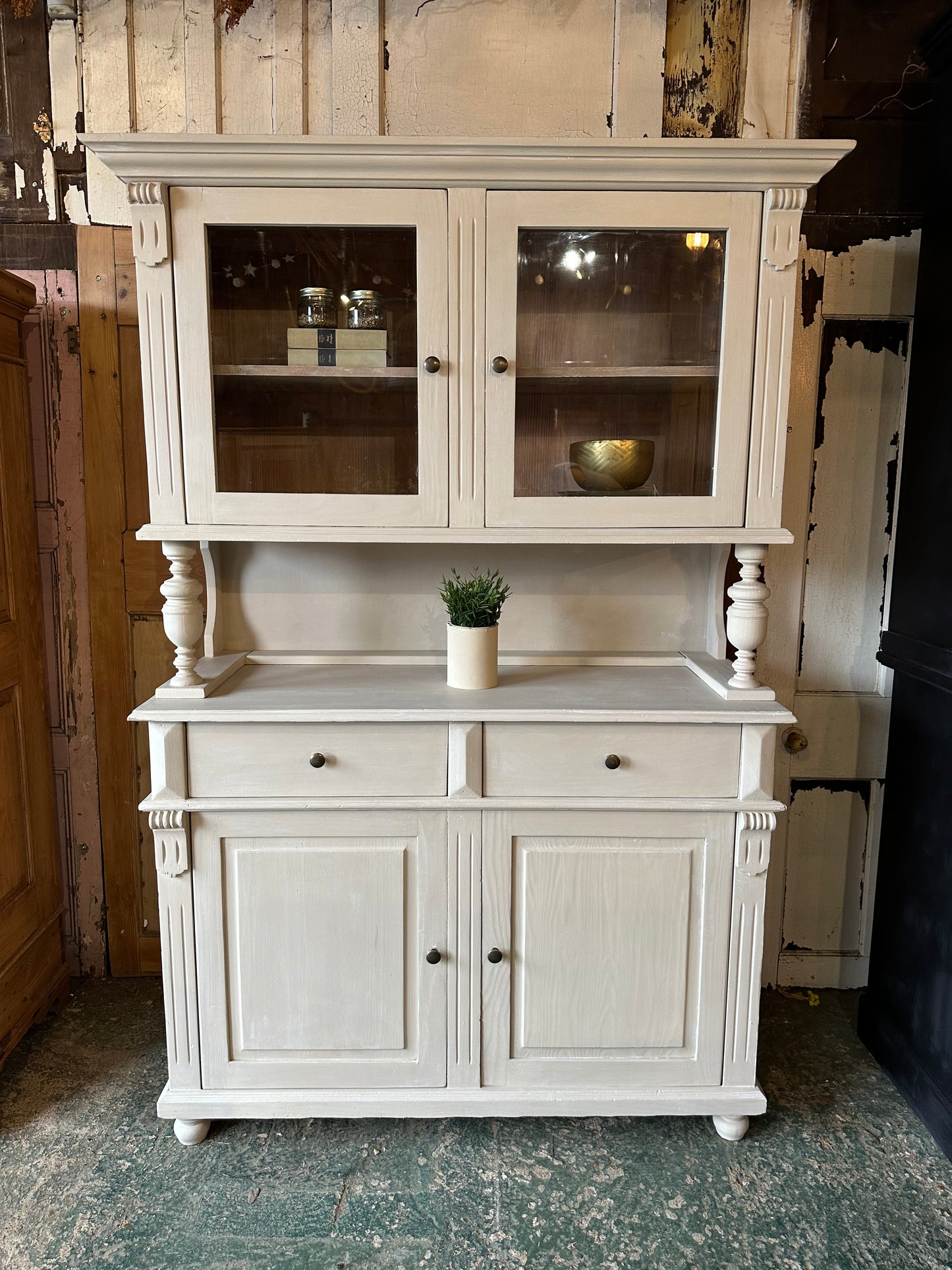 Vintage dresser