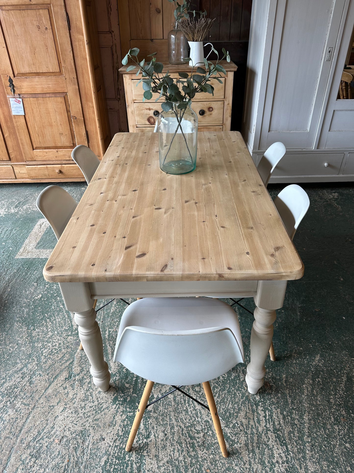 Rustic farmhouse table 6 seater