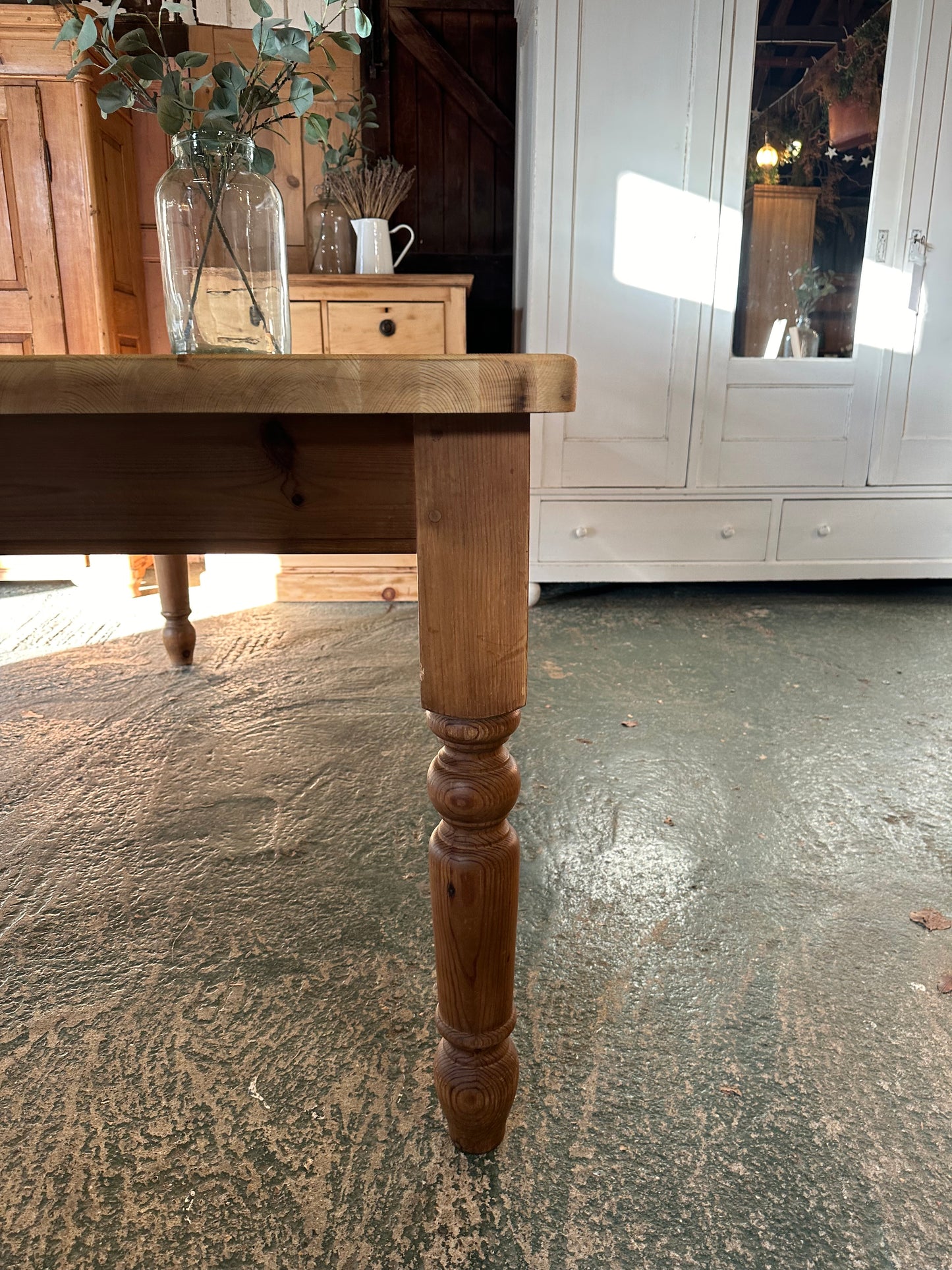 Rustic farmhouse table 8 seater