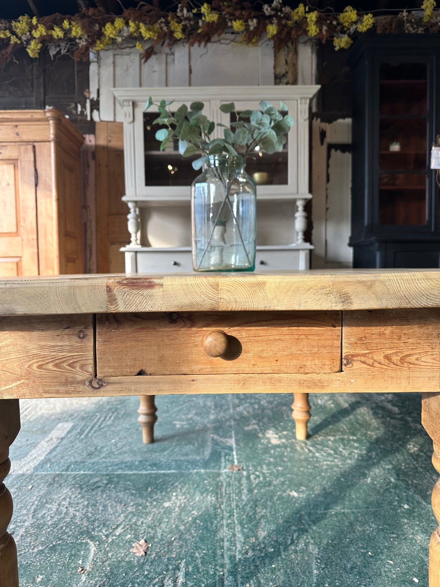Rustic farmhouse table 6 seater