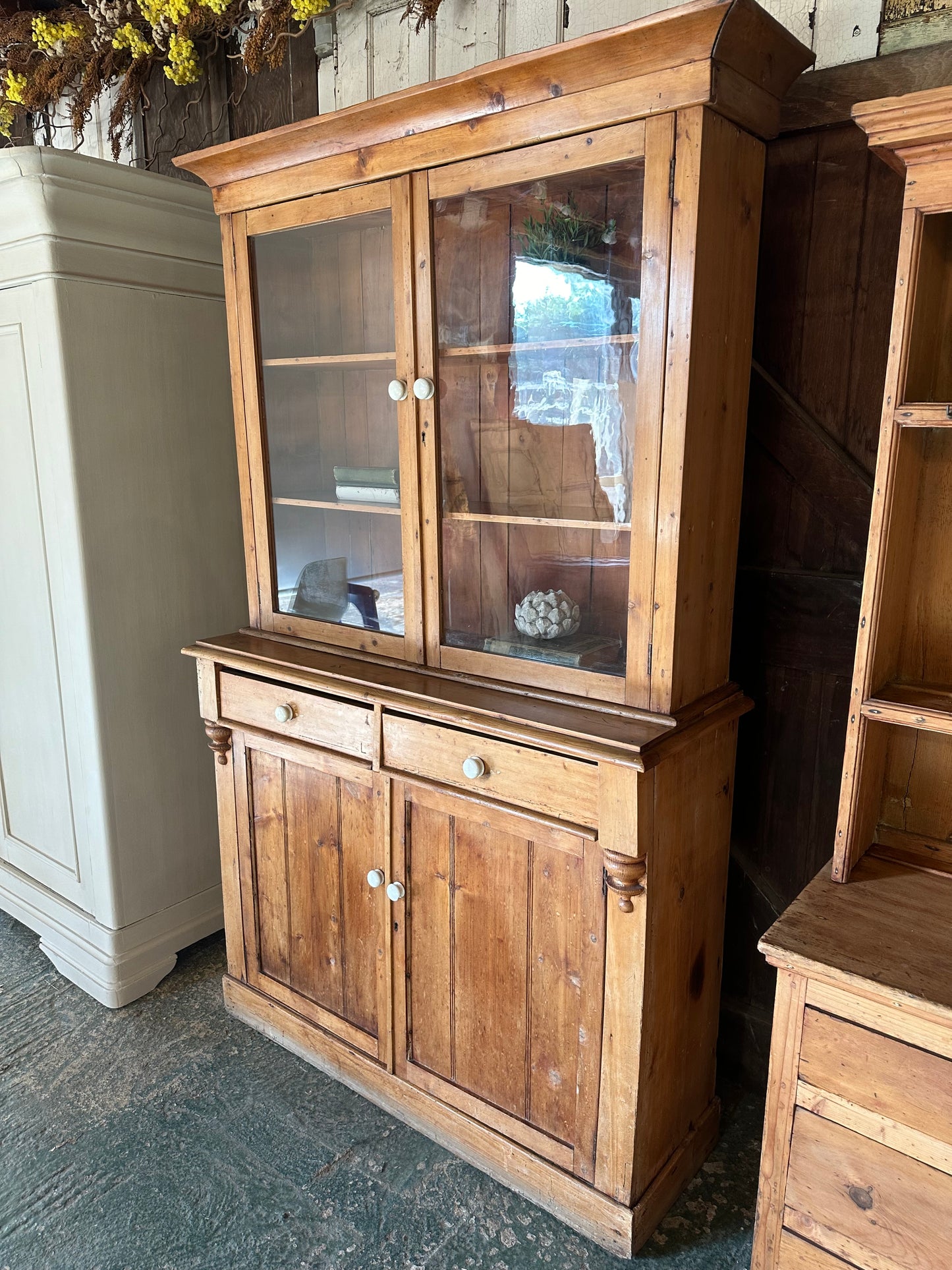 Vintage dresser