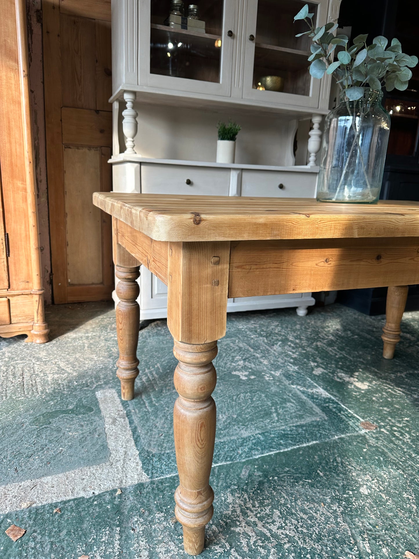 Rustic farmhouse table 6 seater