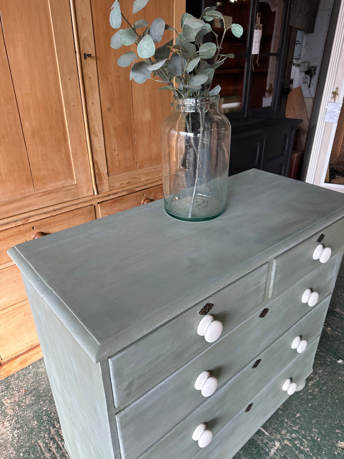 Vintage chest of drawers