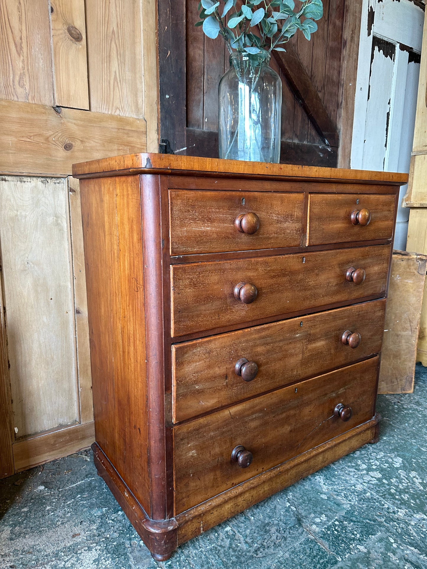 Rustic vintage chest of drawers