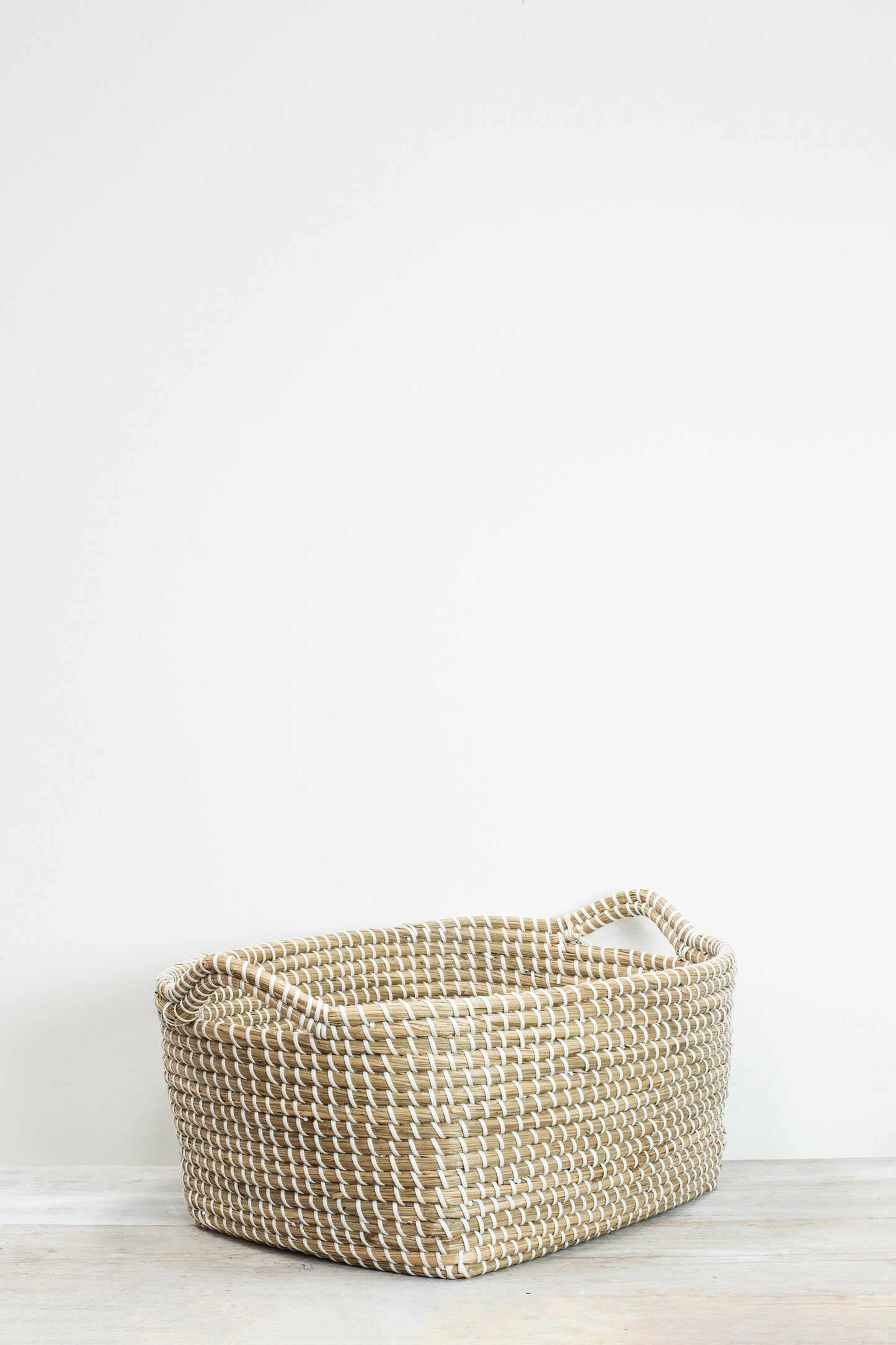 Lagra Seagrass Basket White Large