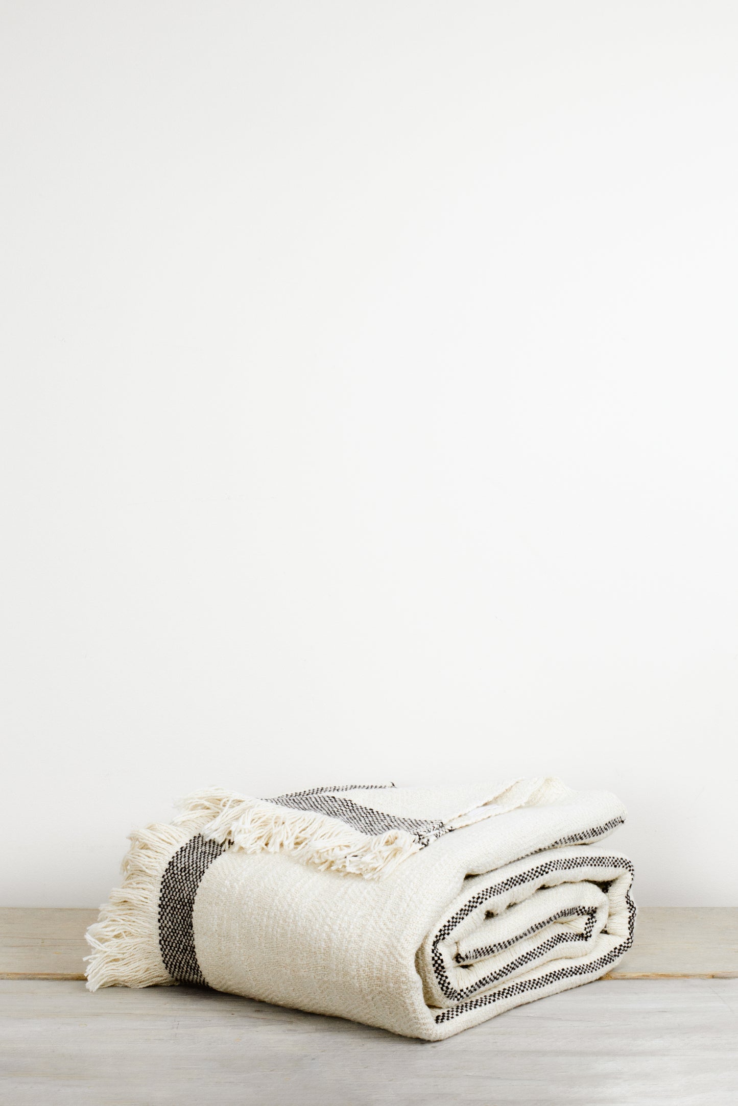 Andas Black Stripe Throw
