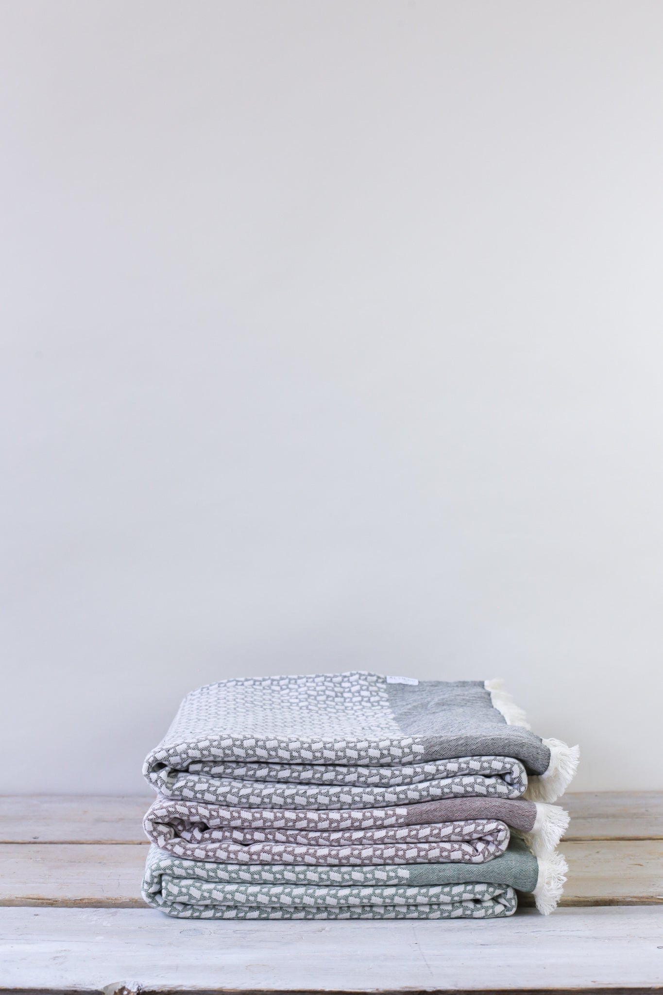 Fyn Geometric Pomegranate Throw