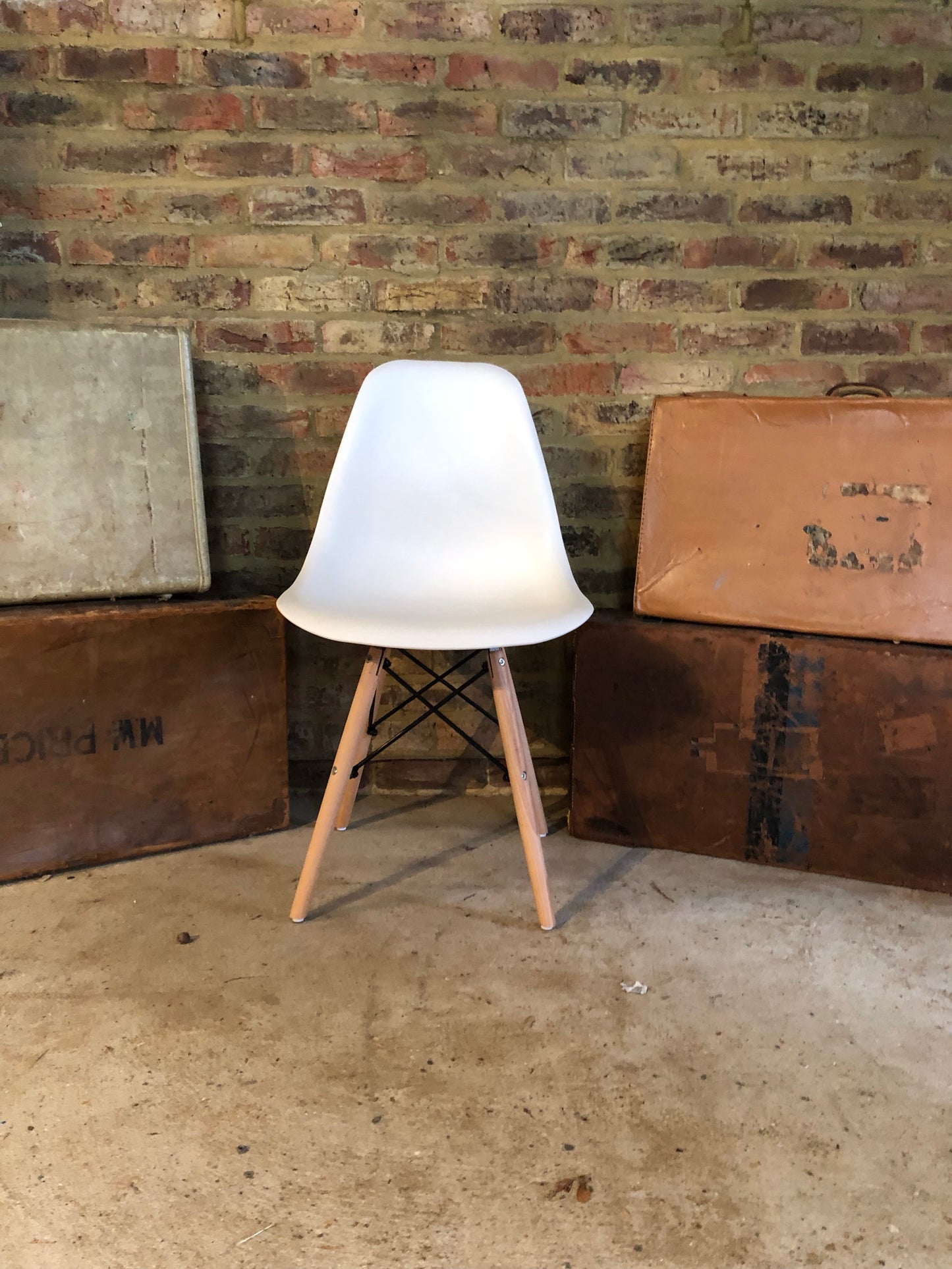 White dining chair