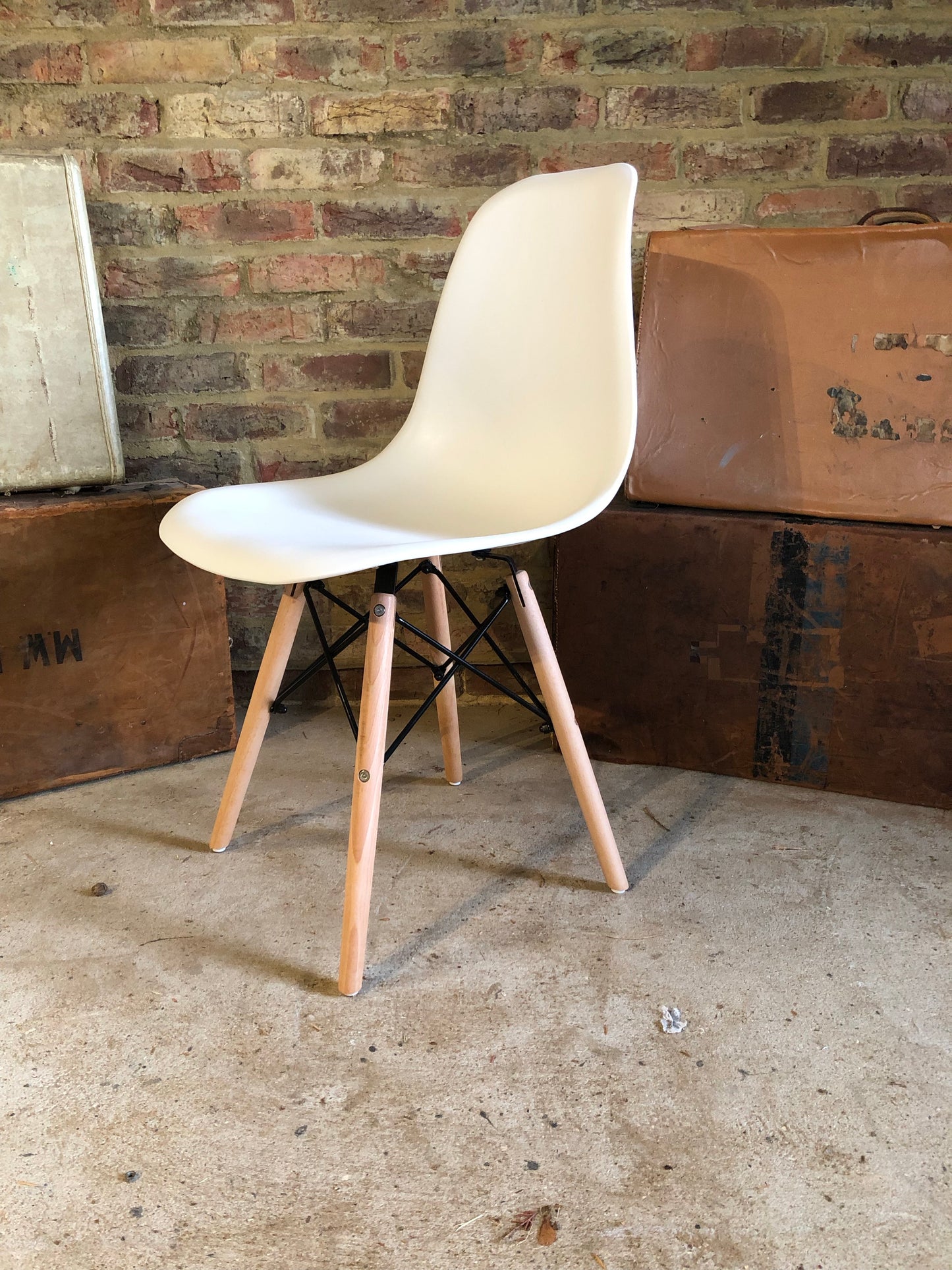 White dining chair