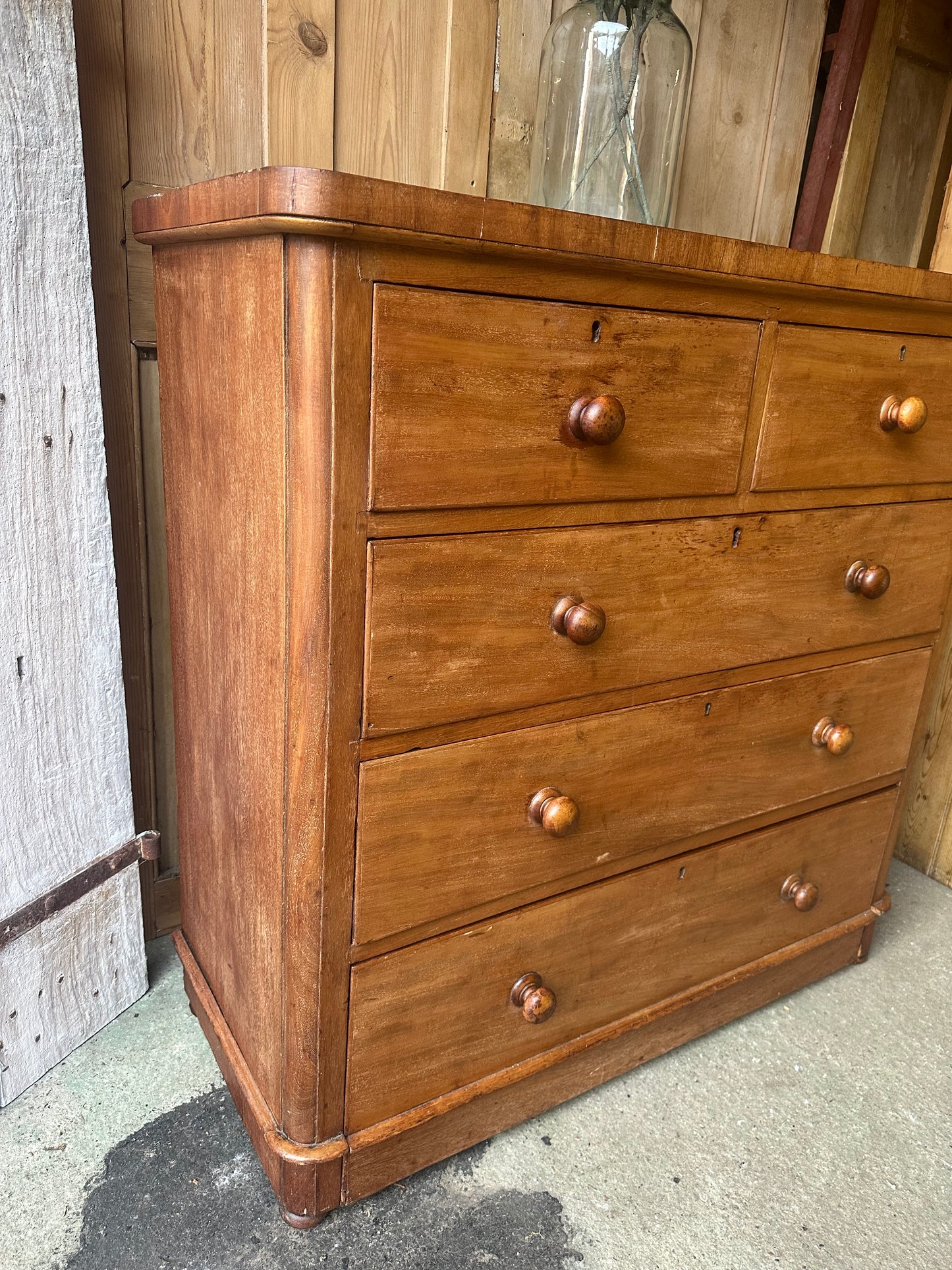 Vintage chest of drawers