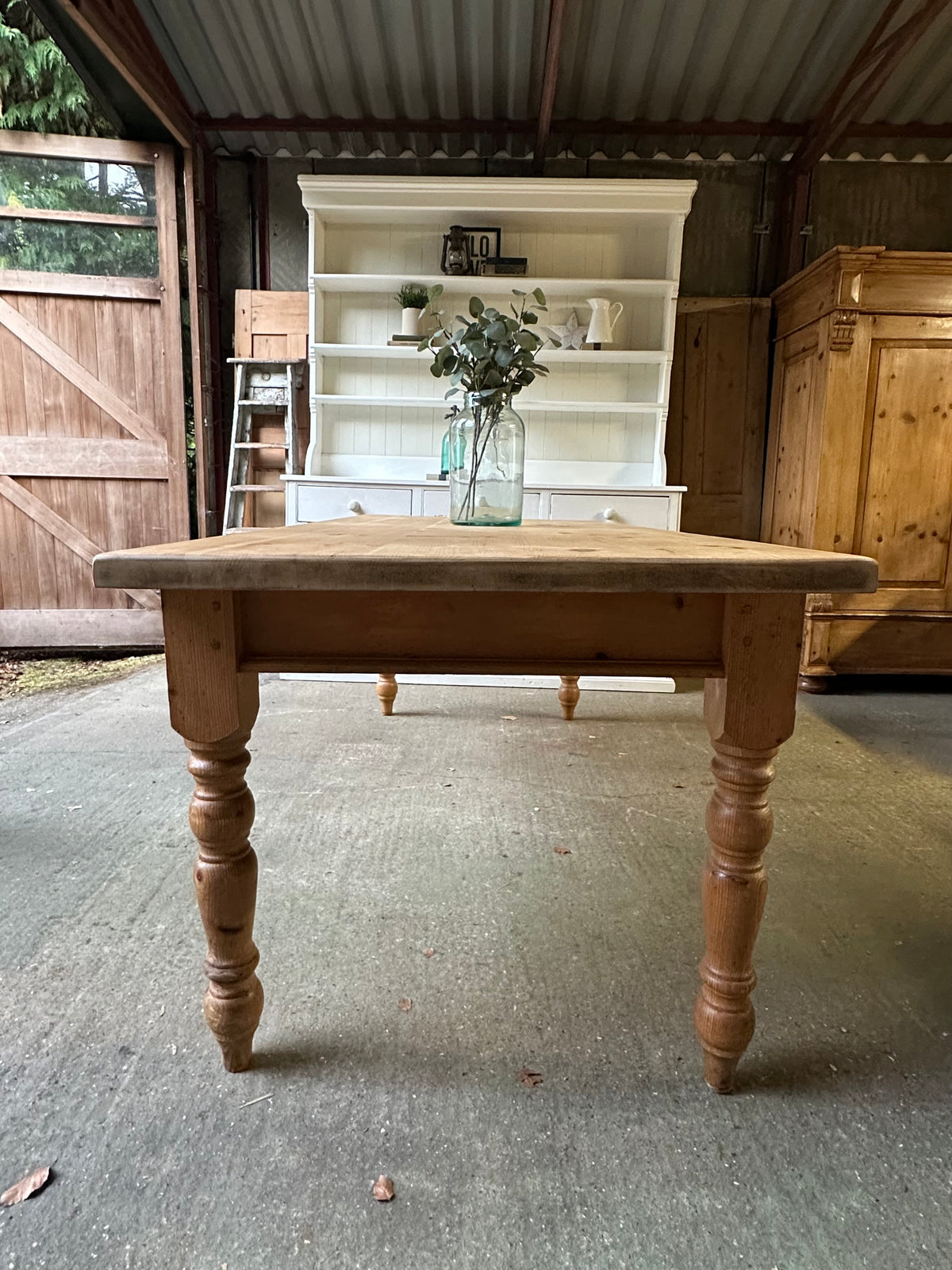 Farmhouse table large 8 seater