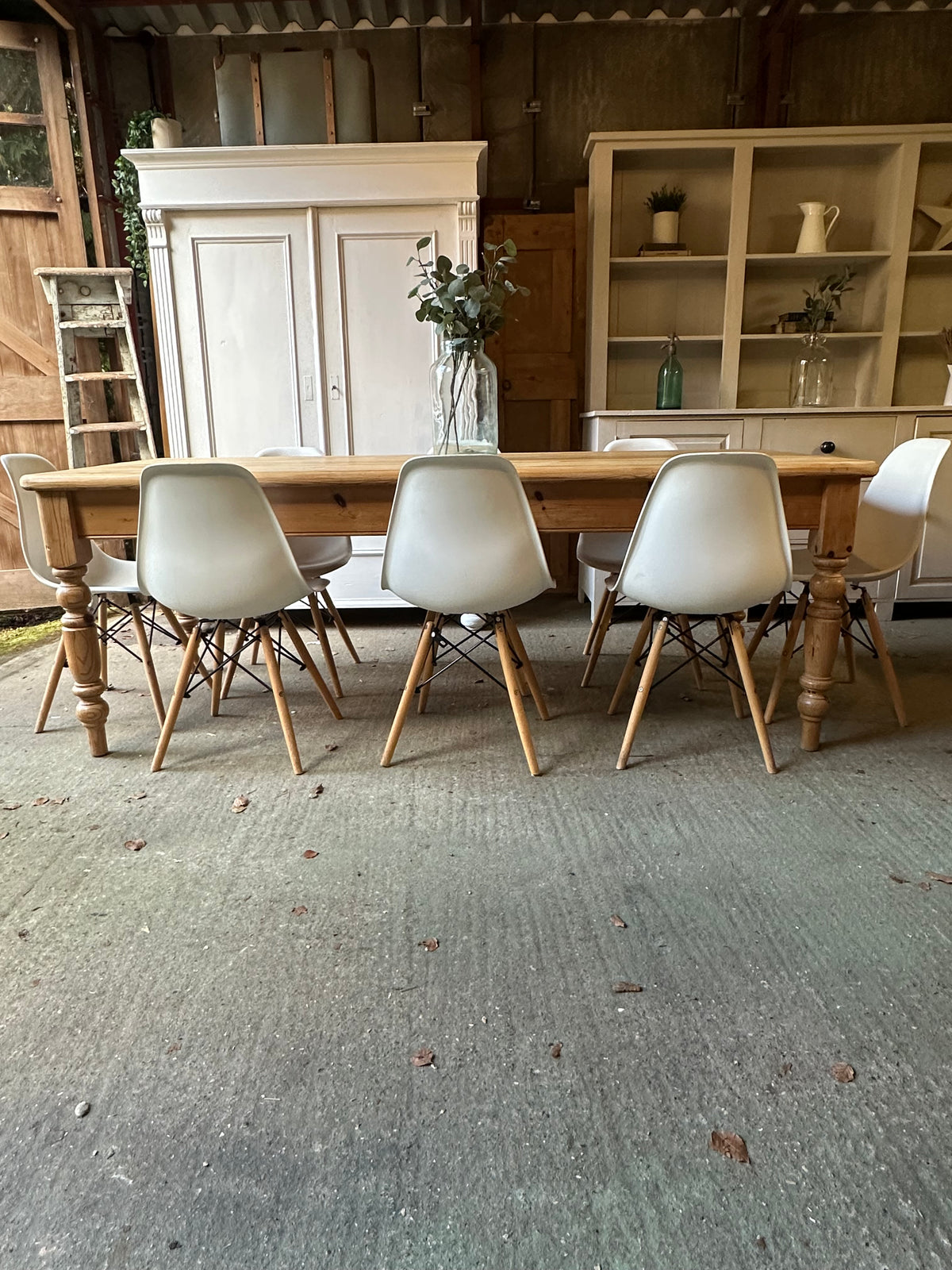 Farmhouse table large 8 seater