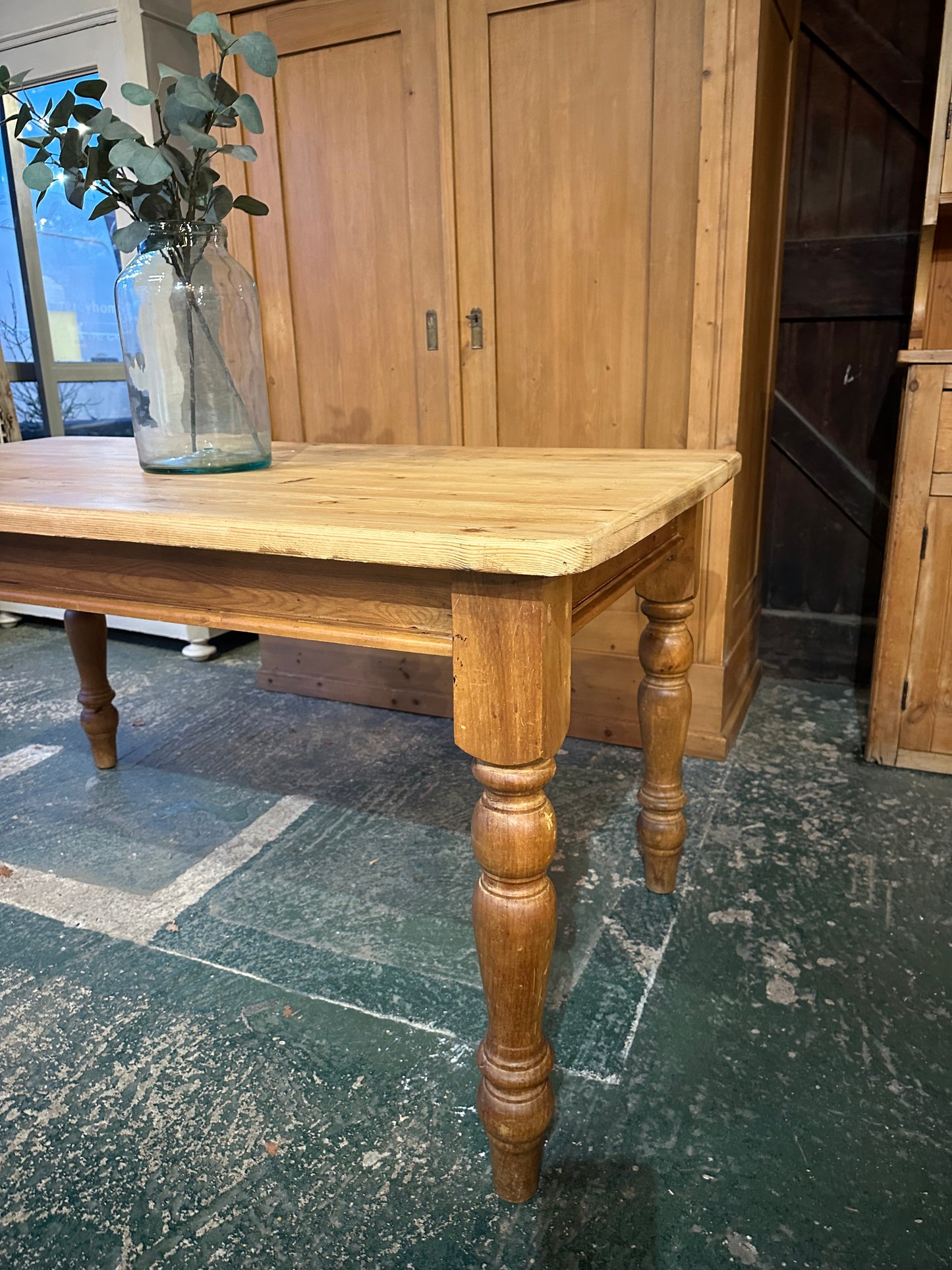 Rustic farmhouse table 6 seater