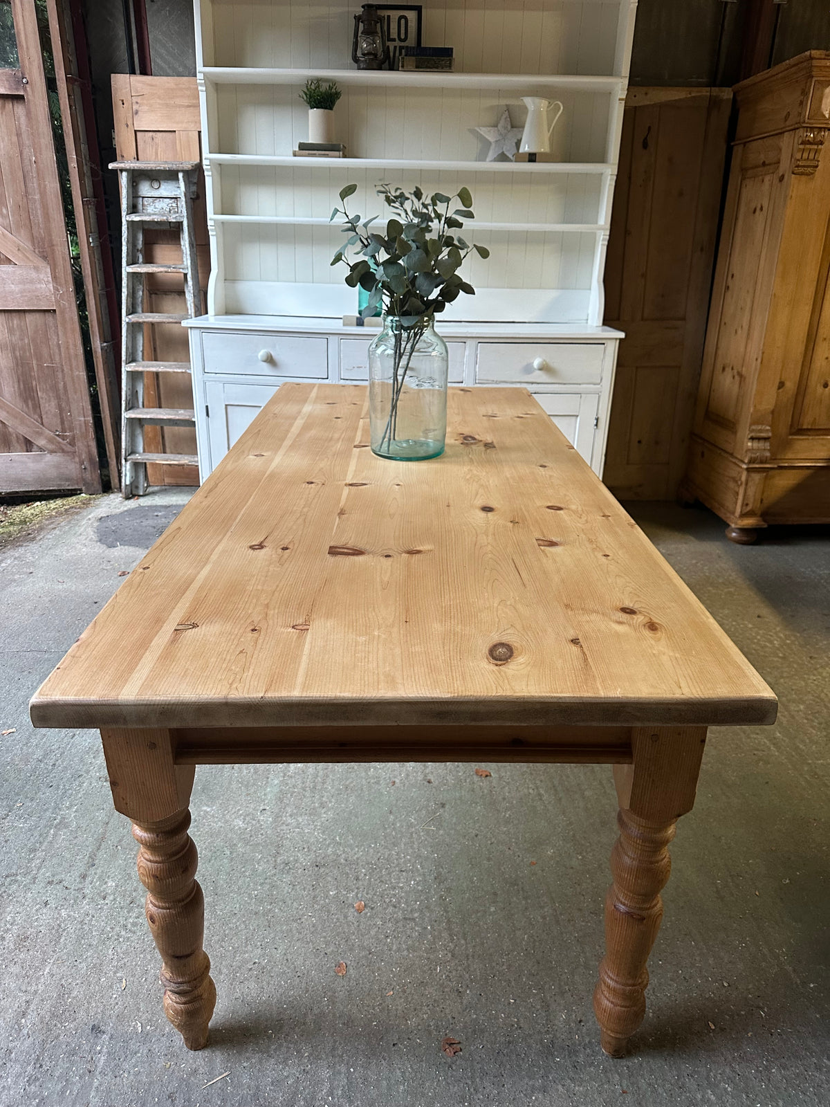 Farmhouse table large 8 seater