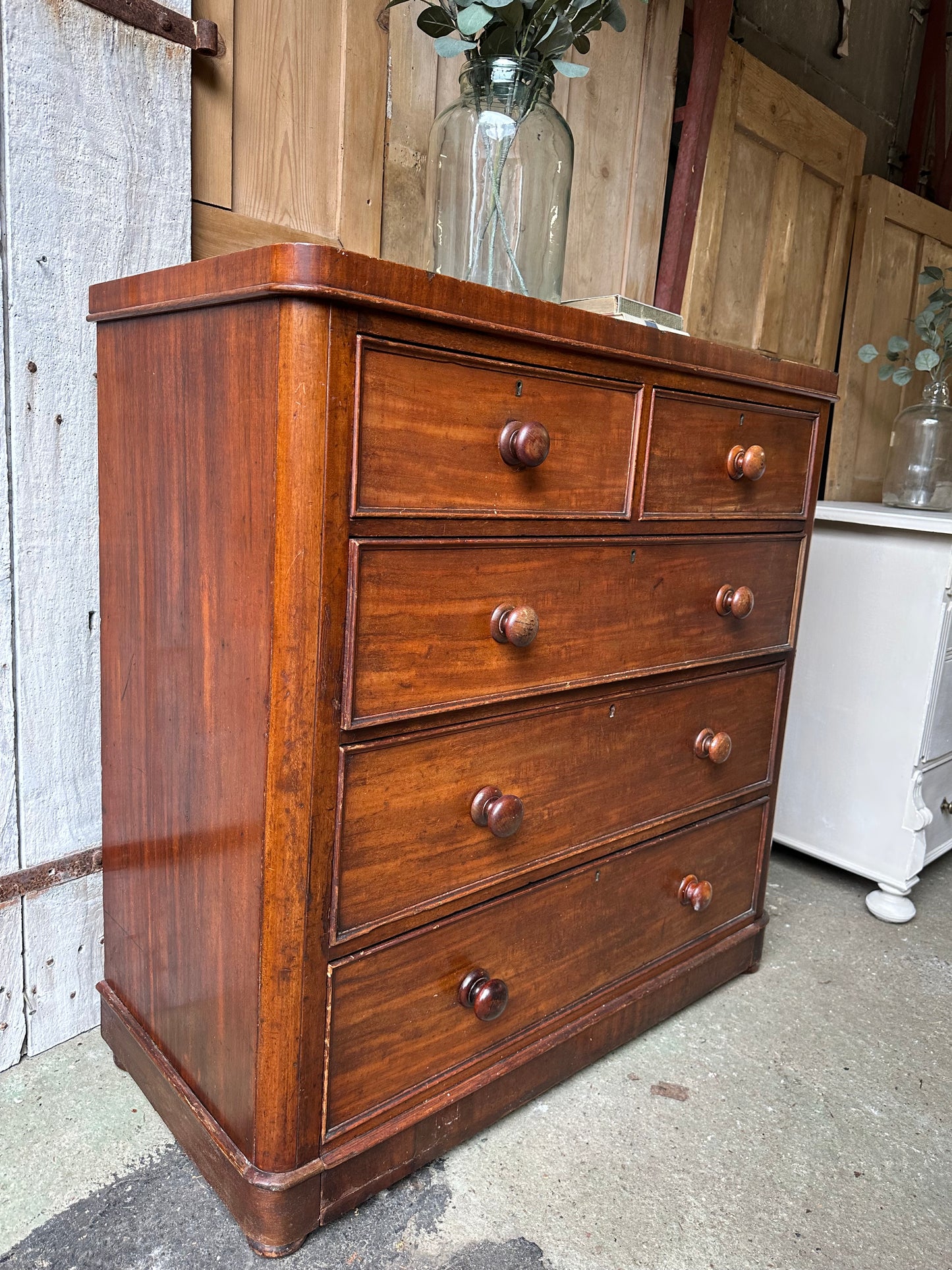 Vintage chest of drawers