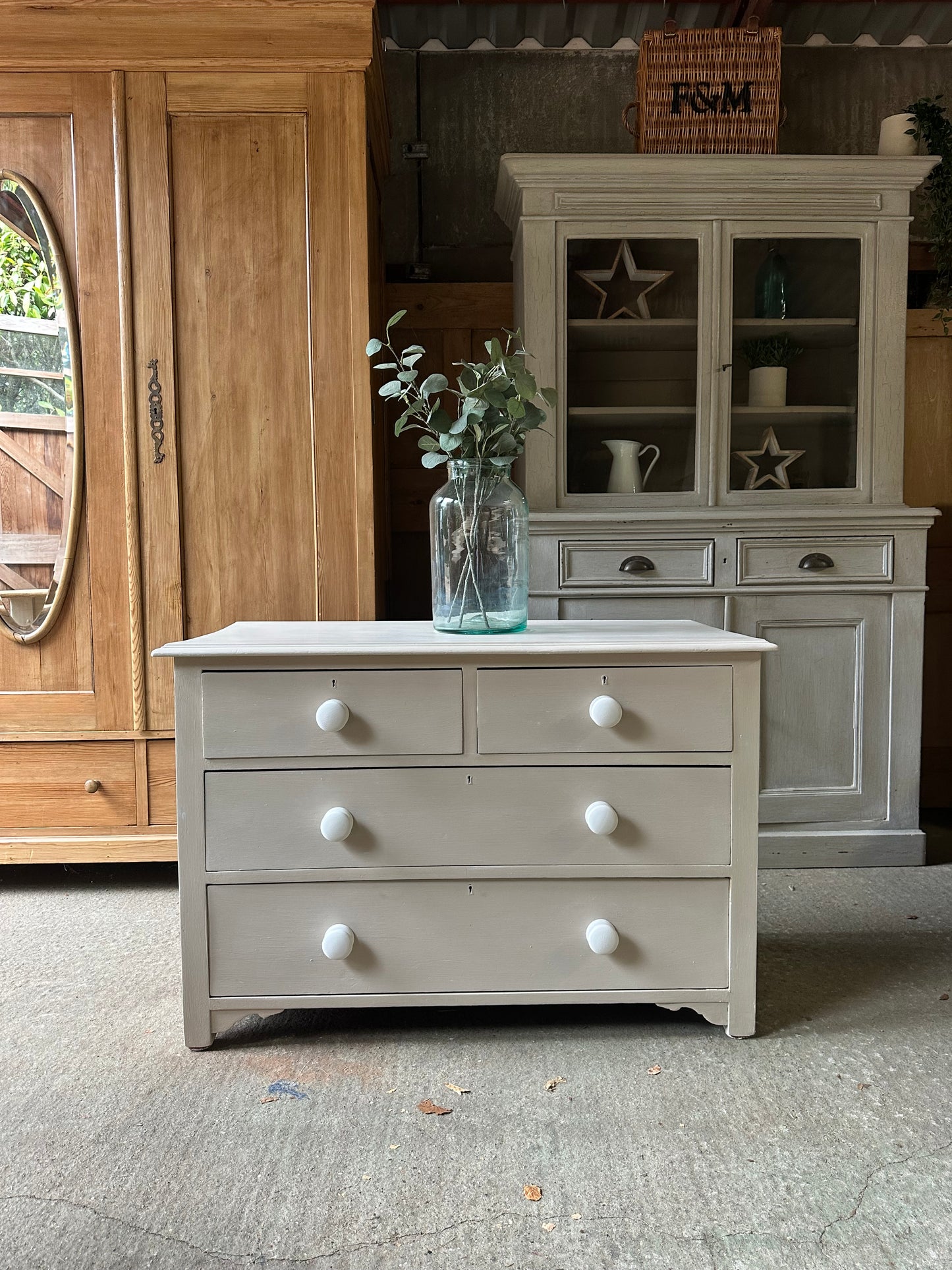Vintage chest of drawers