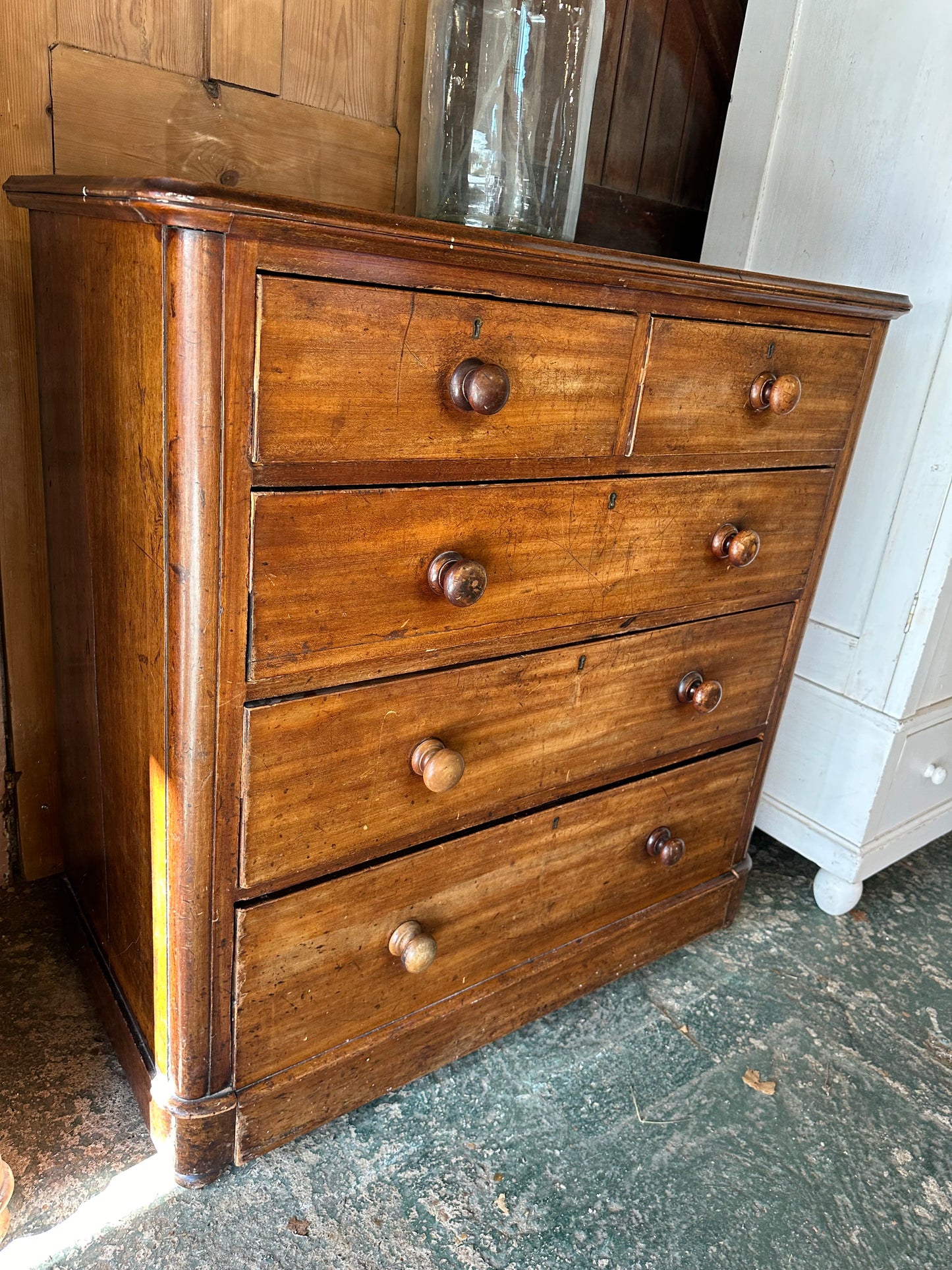 Vintage chest of drawers