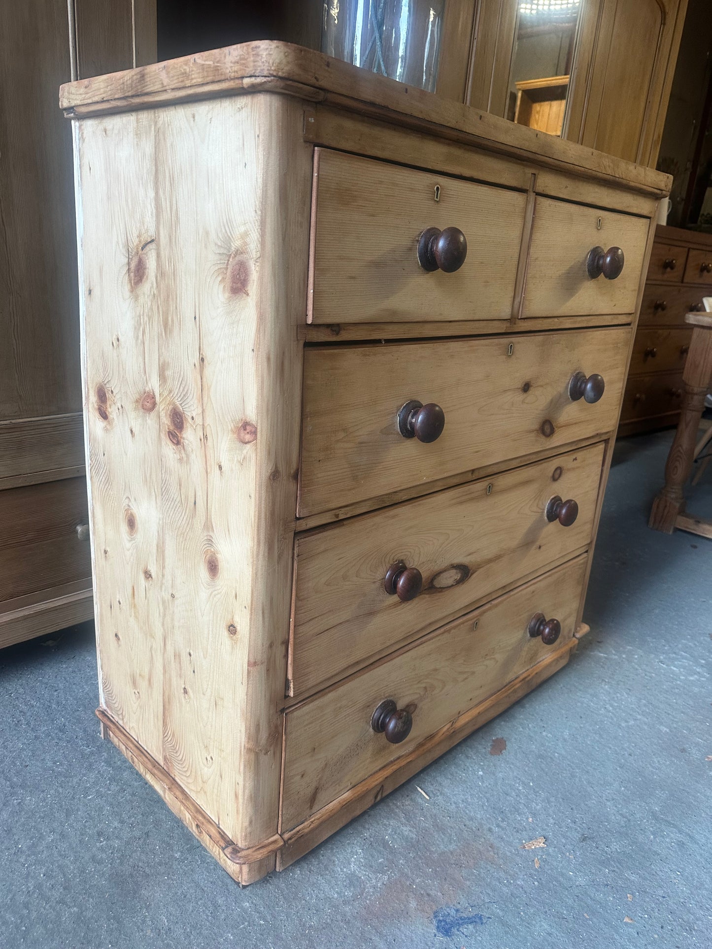 Vintage chest of drawers
