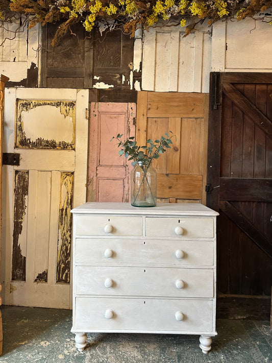 Rustic vintage chest of drawers