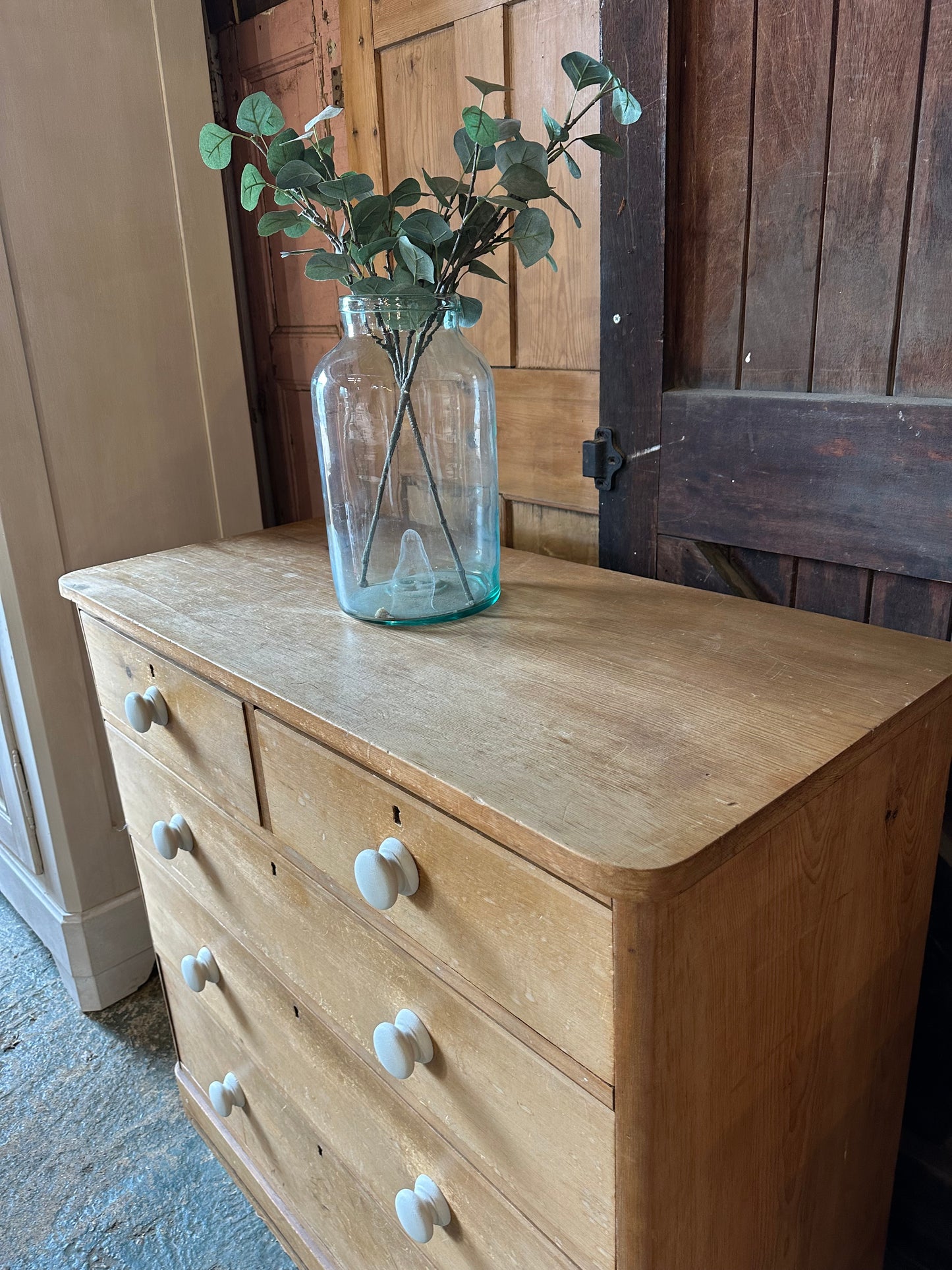 Rustic vintage chest of drawers