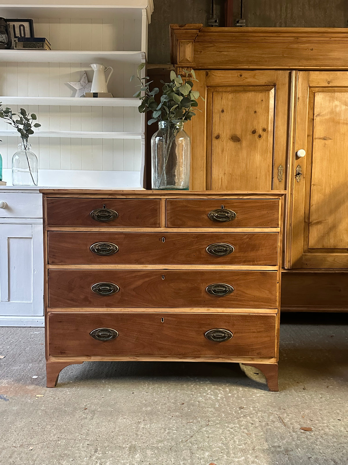Vintage chest of drawers