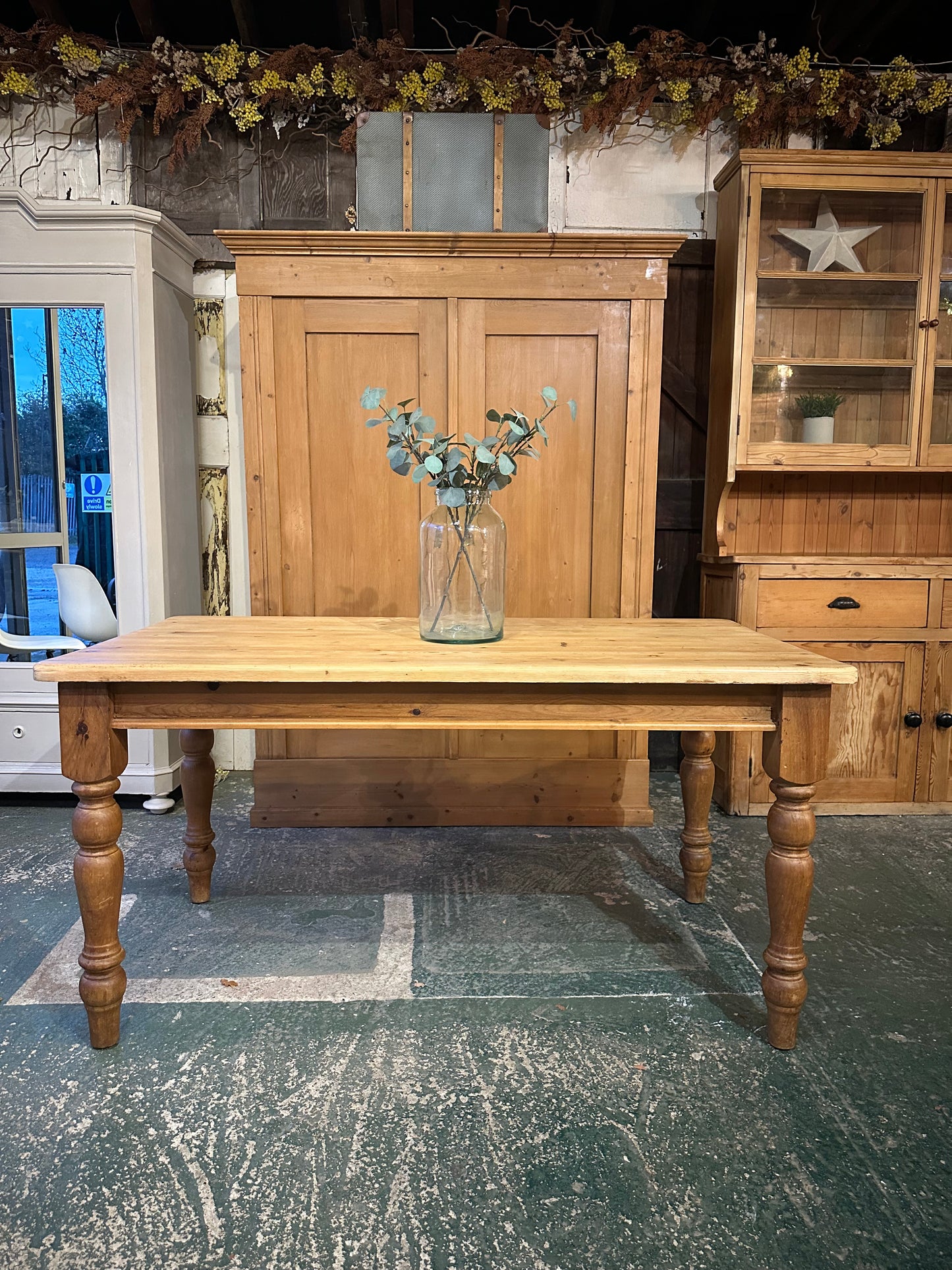 Rustic farmhouse table 6 seater