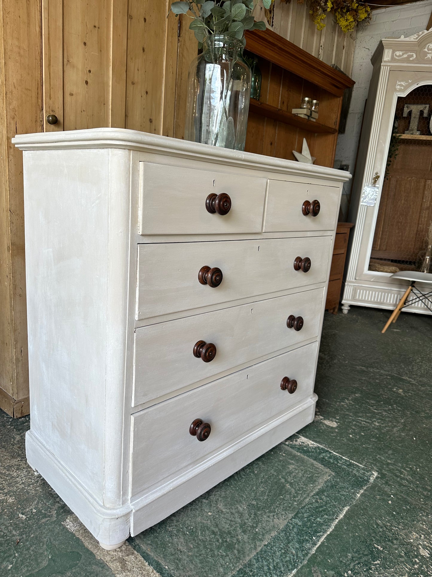 Vintage chest of drawers