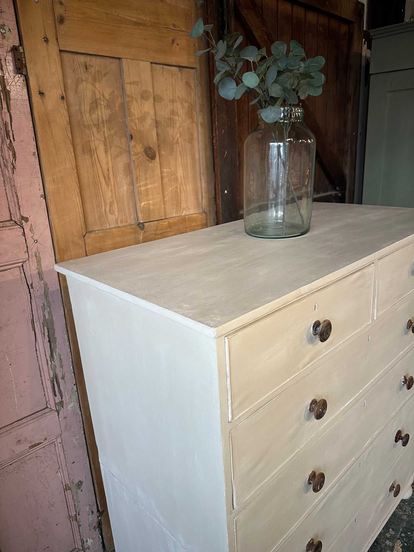 Vintage chest of drawers