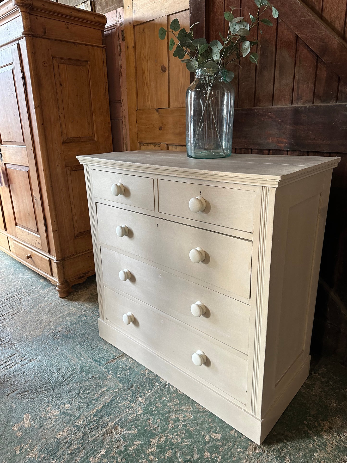 Vintage chest of drawers
