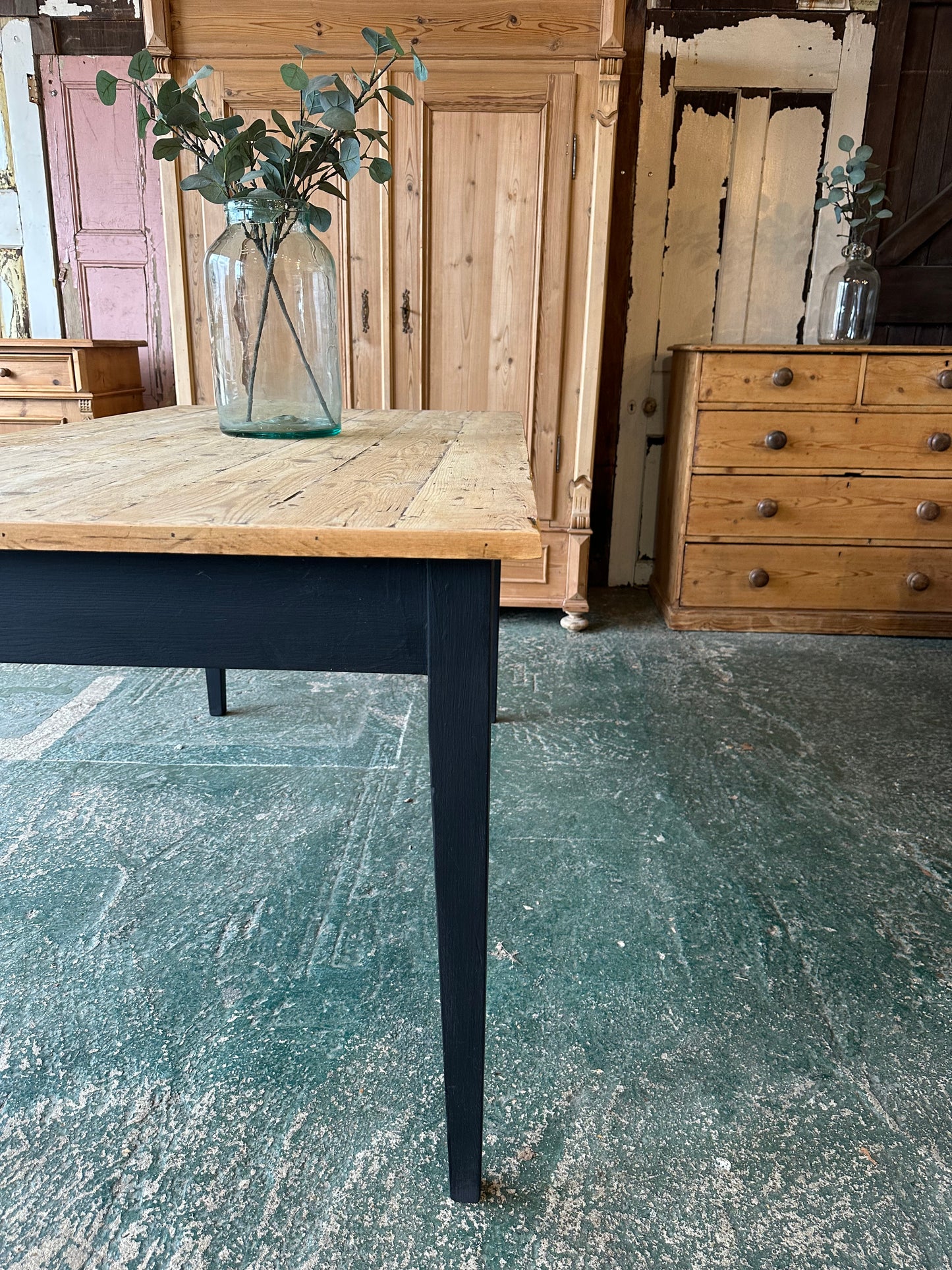 Rustic farmhouse table 6 seater