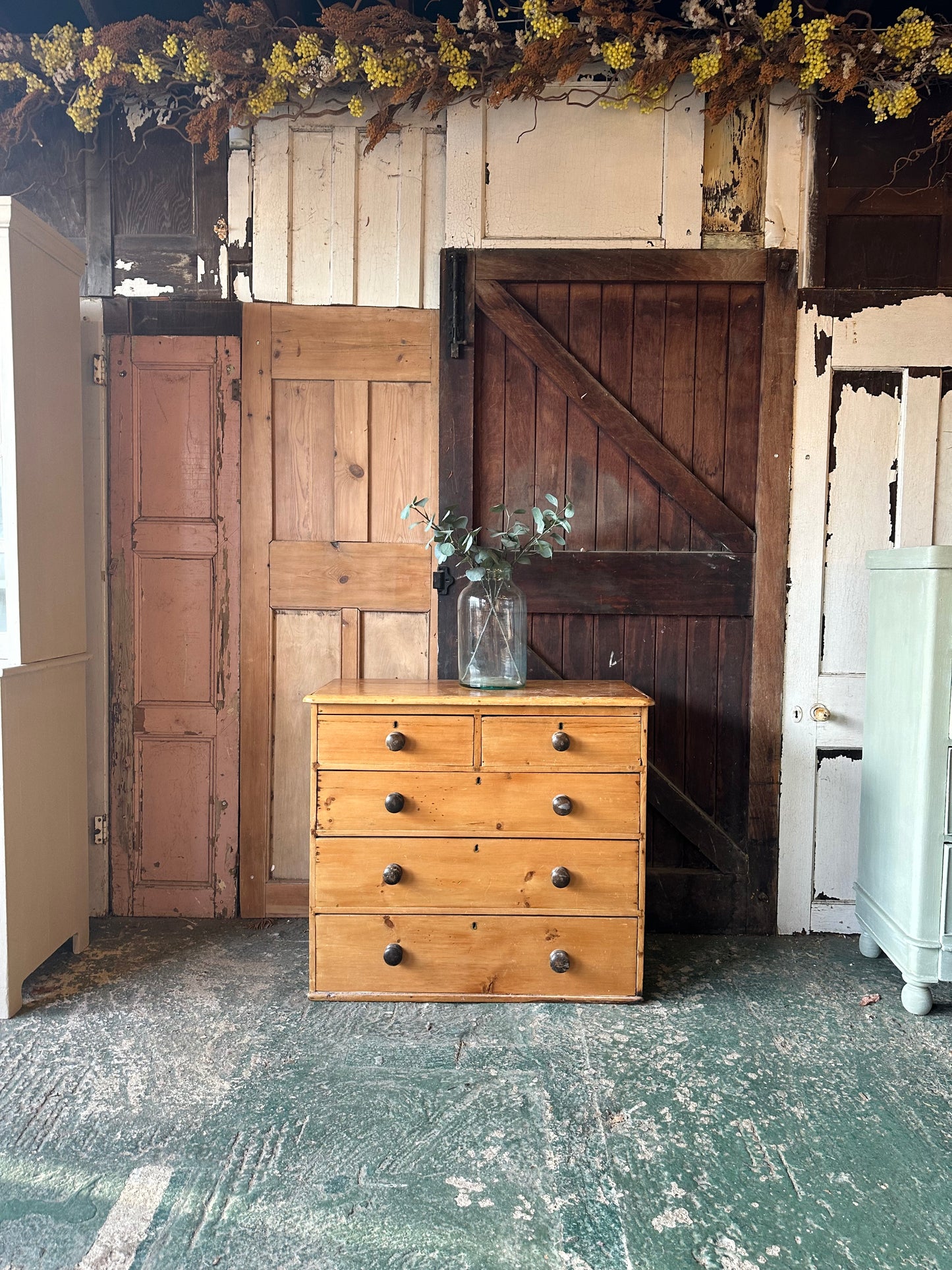 Rustic vintage chest of drawers