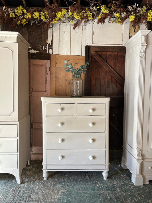 Vintage chest of drawers