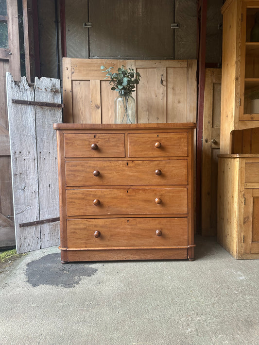Vintage chest of drawers