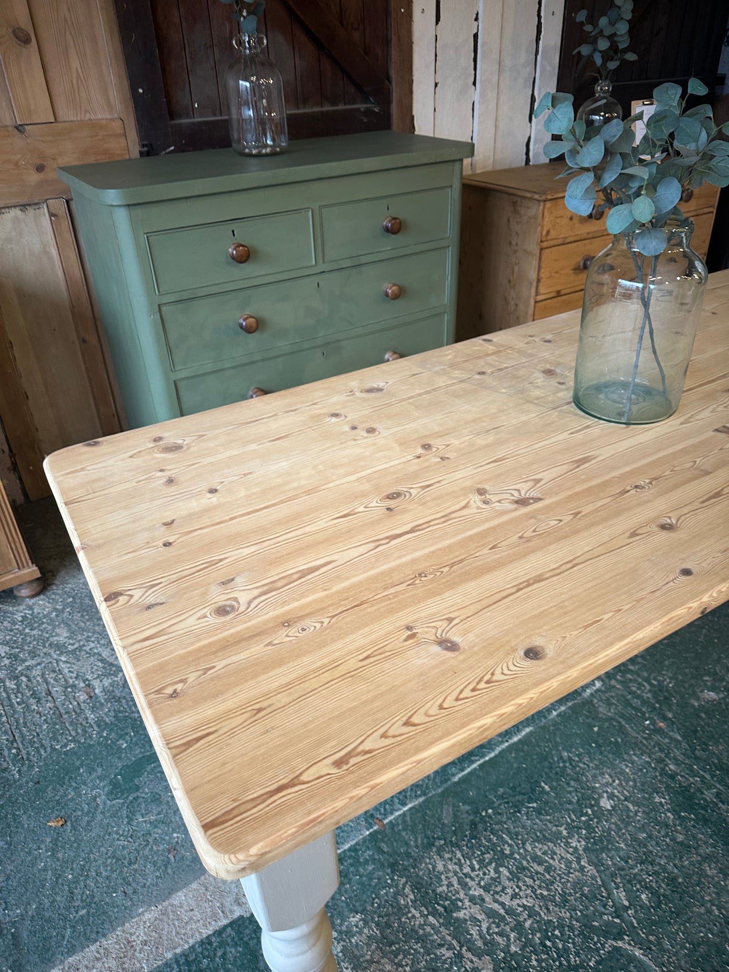 Rustic farmhouse table large 8 seater