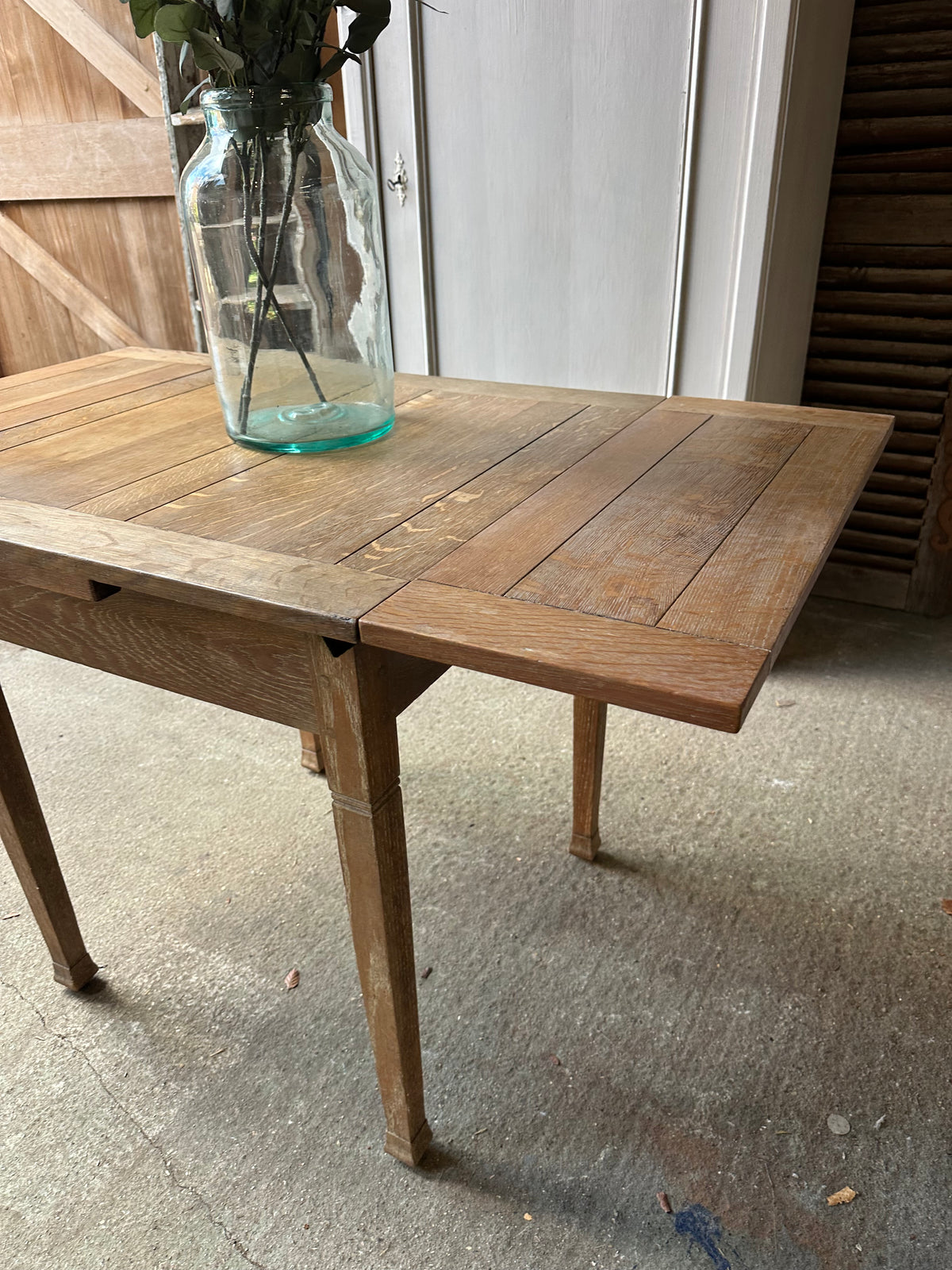 Vintage oak draw leaf table 2-4 seater