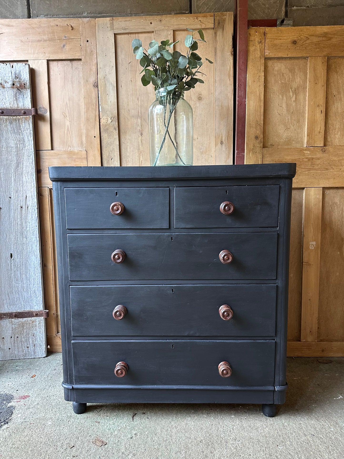 Vintage chest of drawers