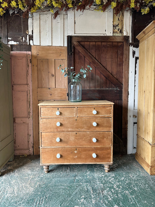 Vintage chest of drawers