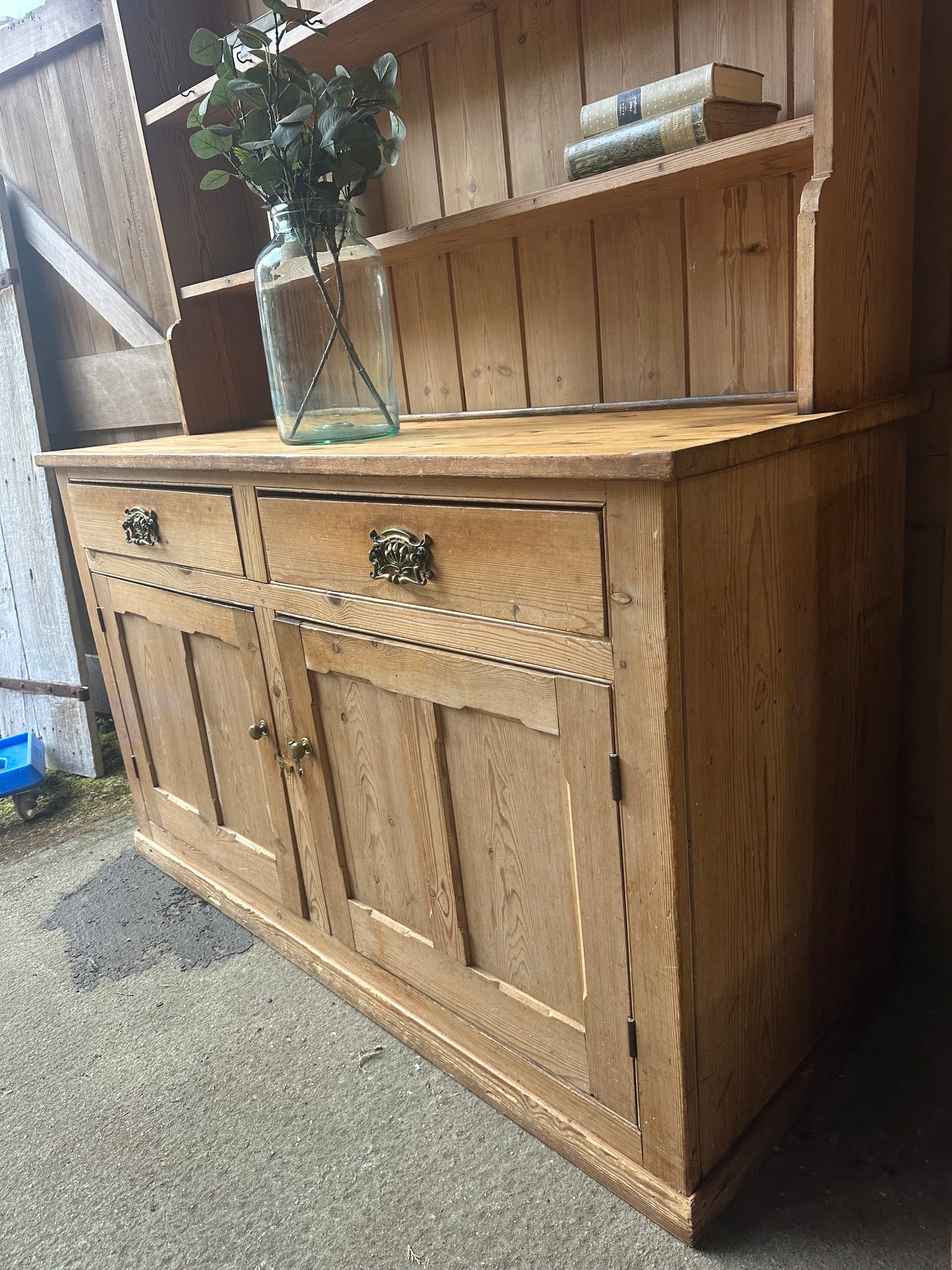 Vintage dresser