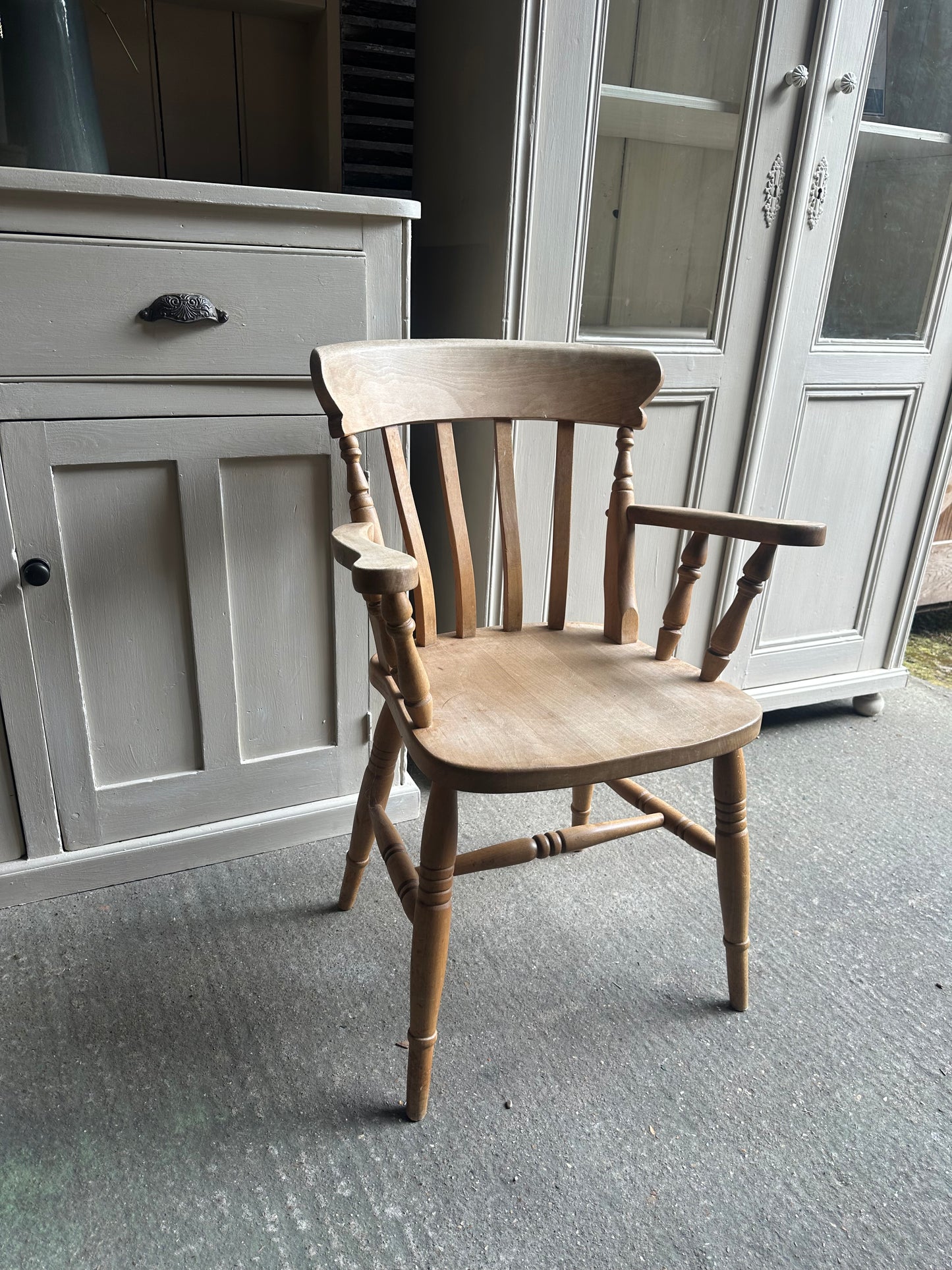 Farmhouse carver chair x1