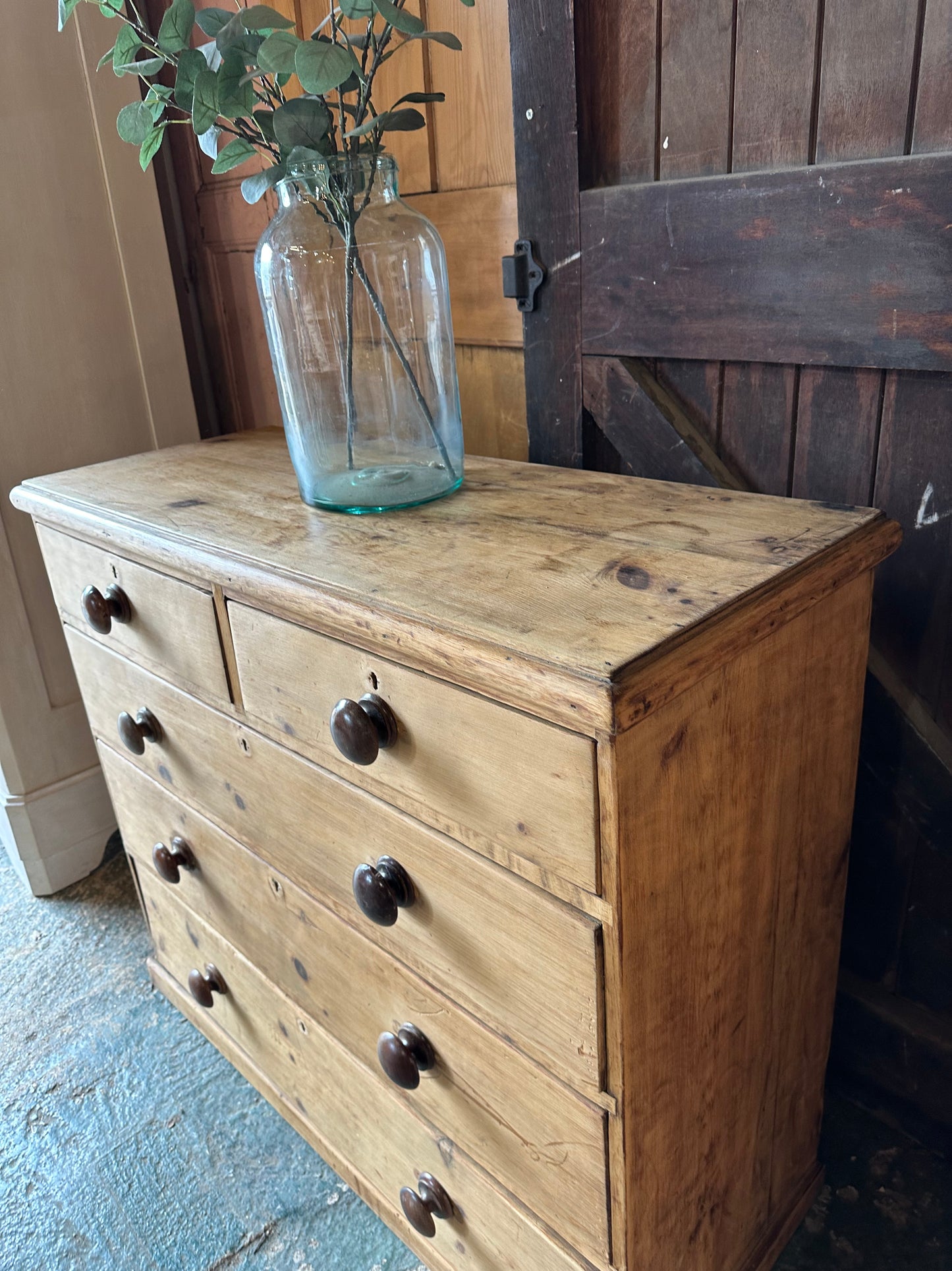 Vintage chest of drawers