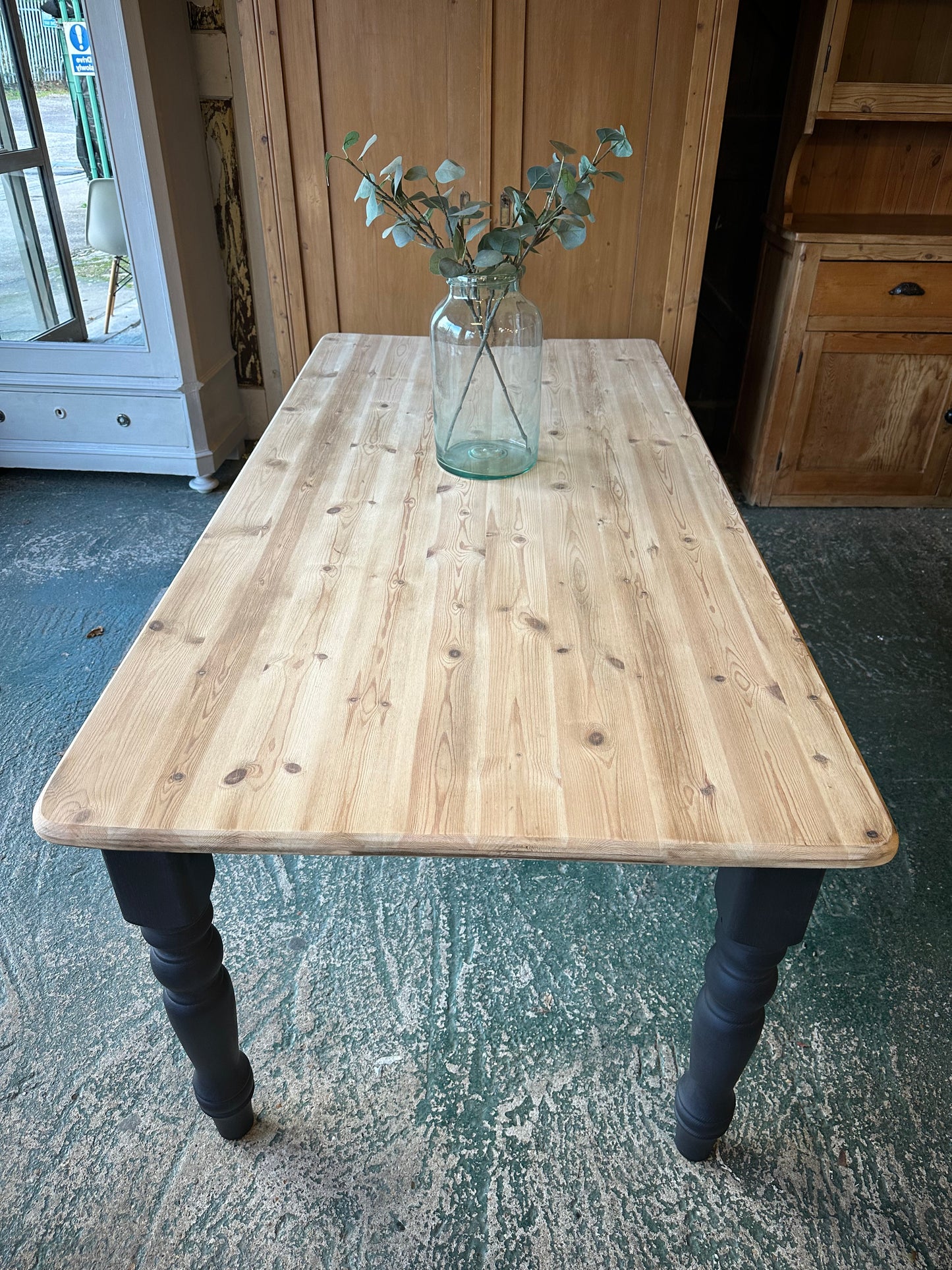 Rustic farmhouse table 8 seater