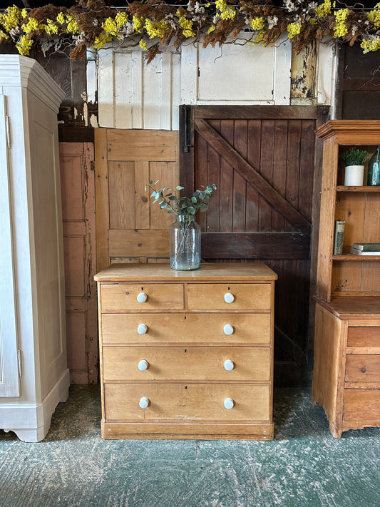 Rustic vintage chest of drawers