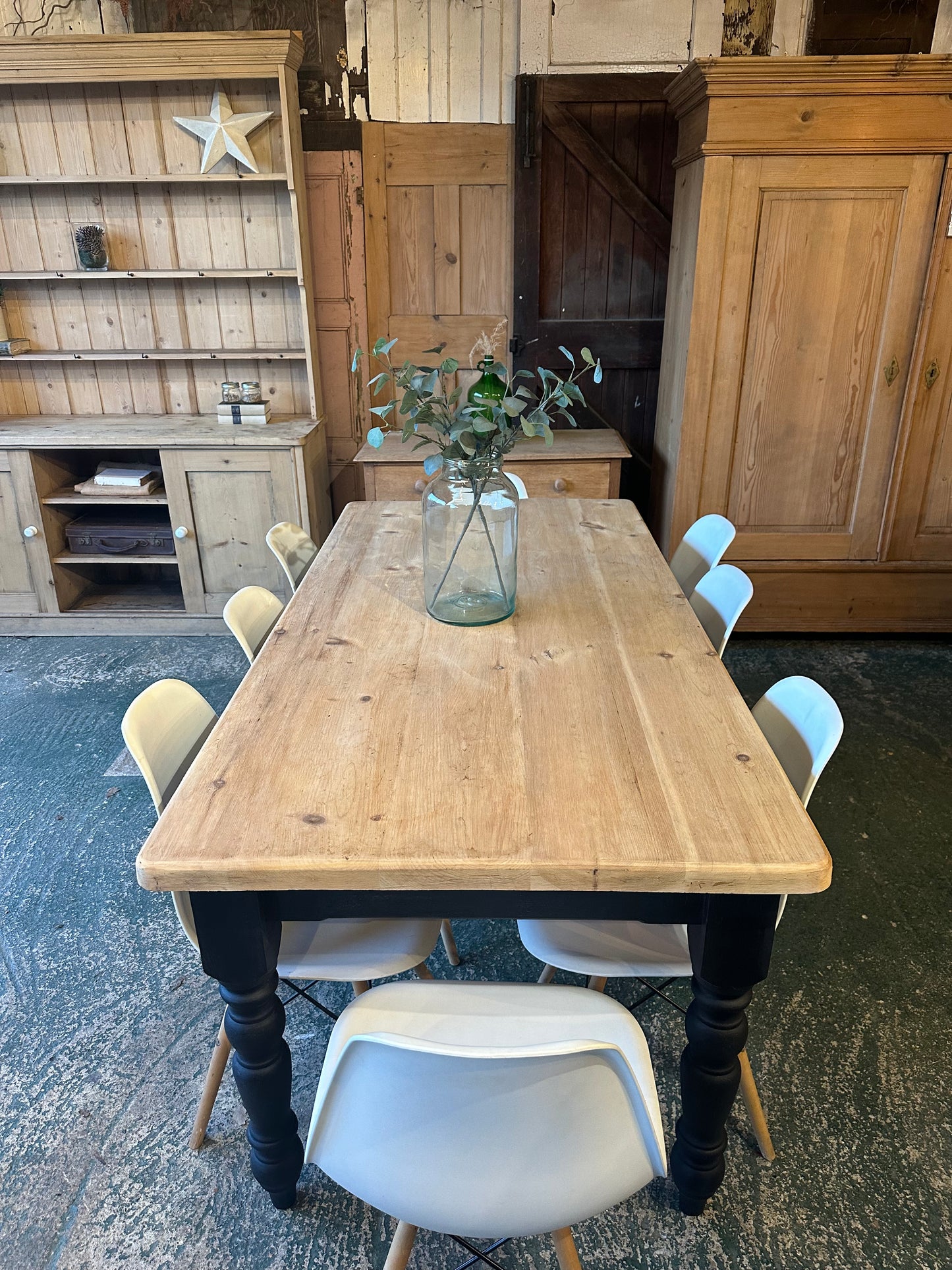 Rustic farmhouse table 8 seater
