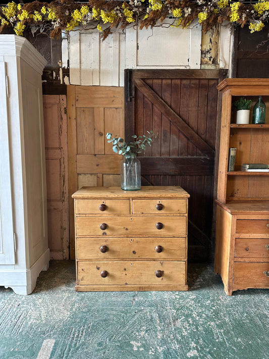 Vintage chest of drawers
